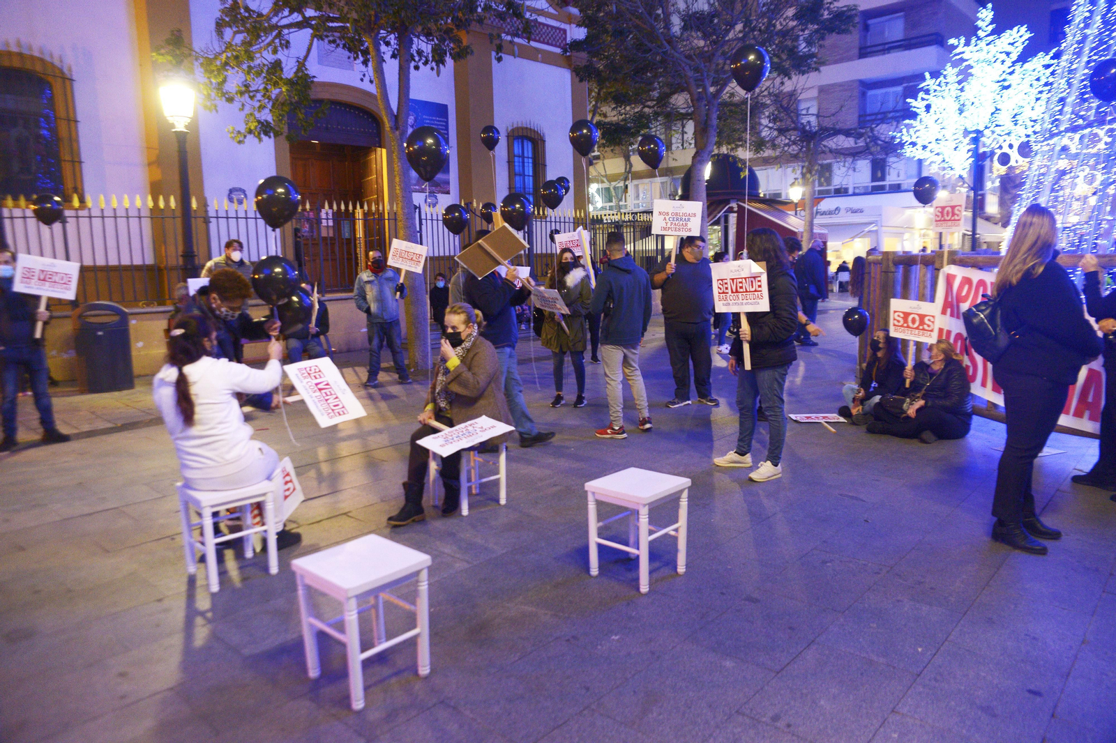 Fotos de la concentracíon de los hosteleros de La Línea