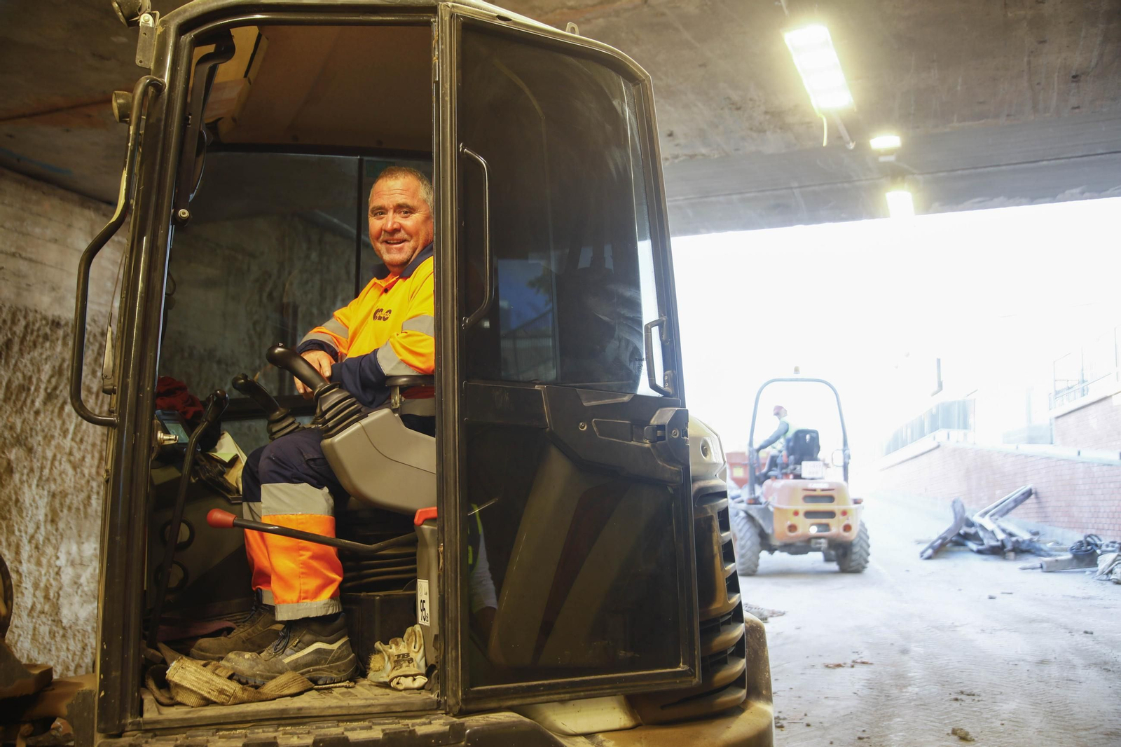 Las mejores imágenes del derribo en el puente de la autovía del aeropuerto y el túnel de La Goleta