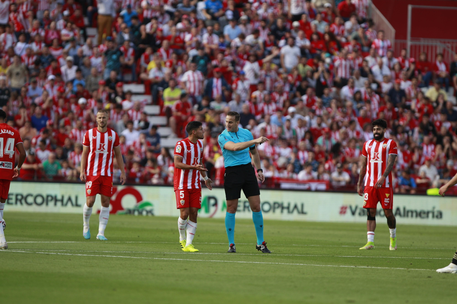 Imágenes del partido U.D. Almería-Real Valladolid C.F.