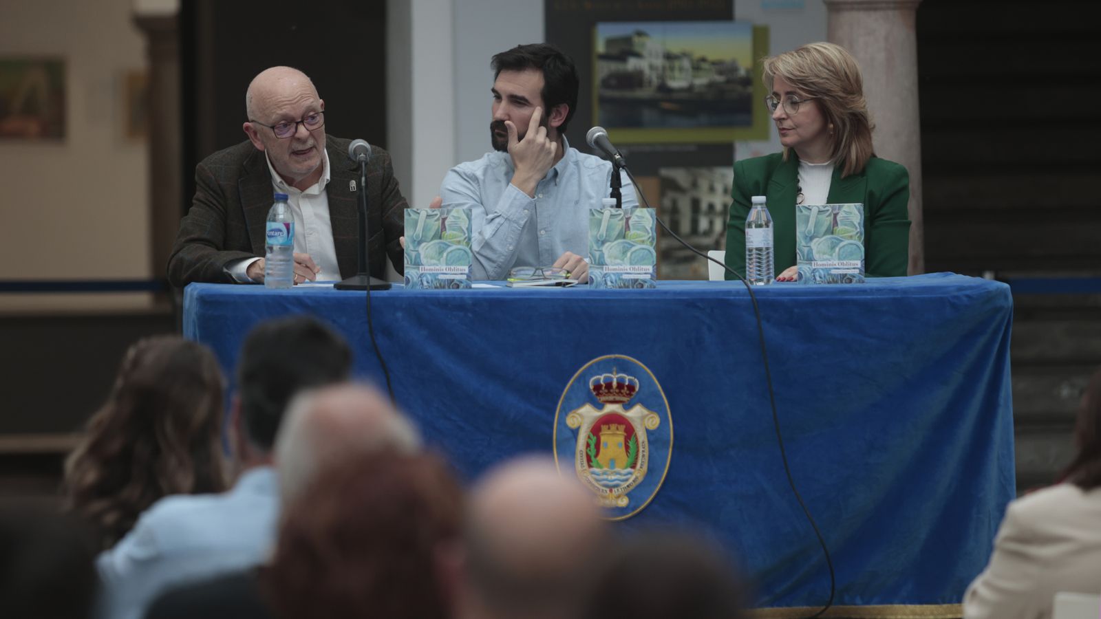 Inauguración de la exposición "Pasen y Lean" y presentación del libro Hominis Oblitus de Enrique Martínez