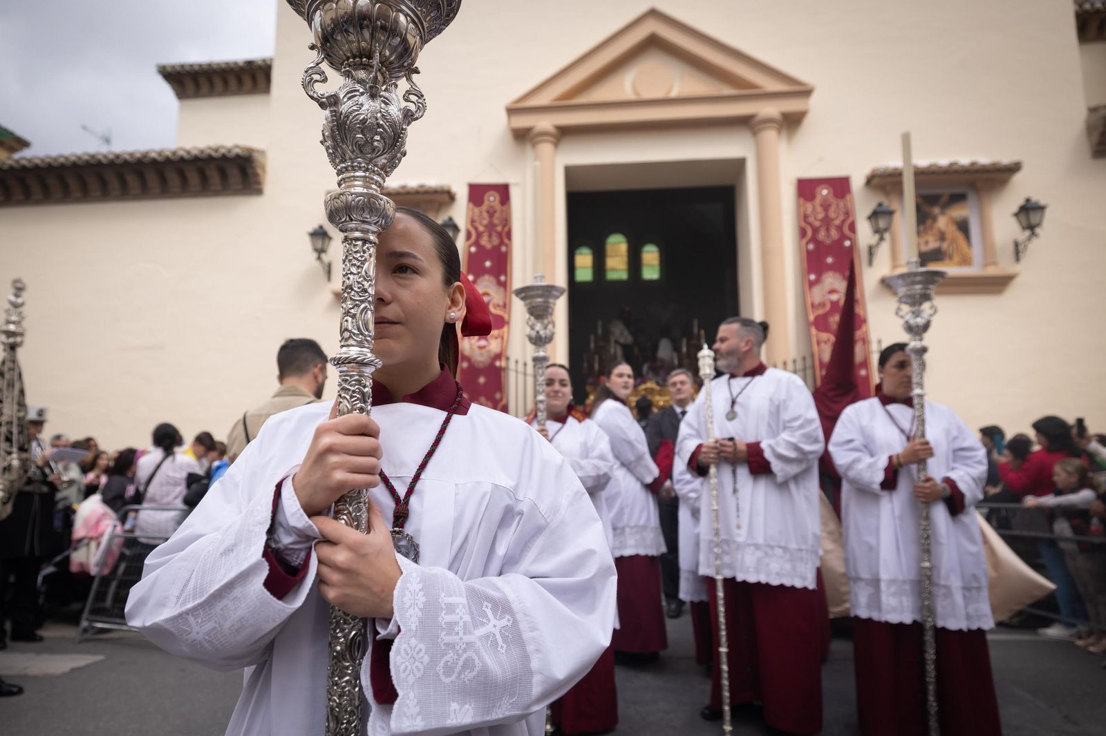 Así vivió Granada la salida de la Hermandad del Trabajo 2025