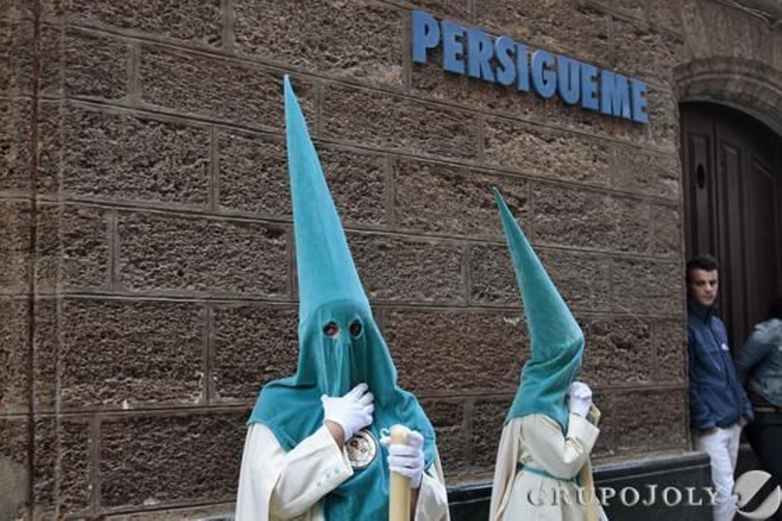Estación de penitencia de la hermandad del Prendimiento de Cádiz.   Foto: Lourdes de Vicente