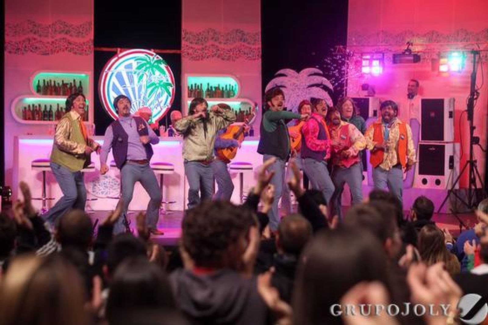 Chirigota 'Los puretas del Caribe'  Foto: Jesus Marin / Lourdes de Vicente