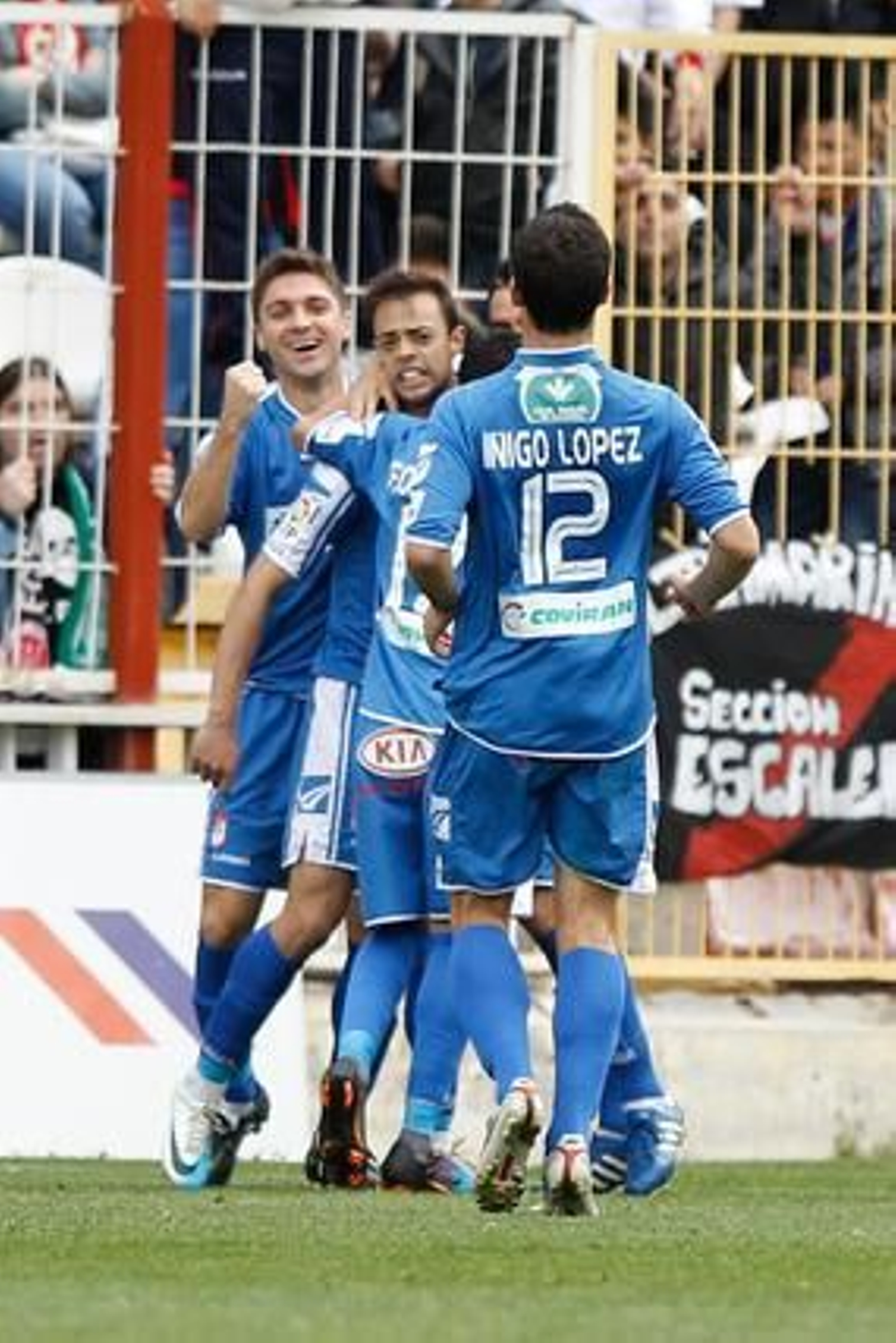 El Granada se trae un empate del campo del líder de Segunda, el Rayo Vallecano (1-1). / LOF