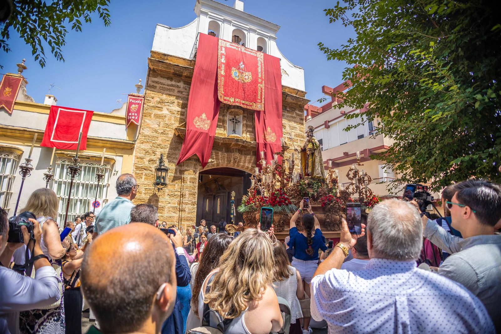 Las imágenes de la procesión extraordinaria del Patrón San José en San Fernando