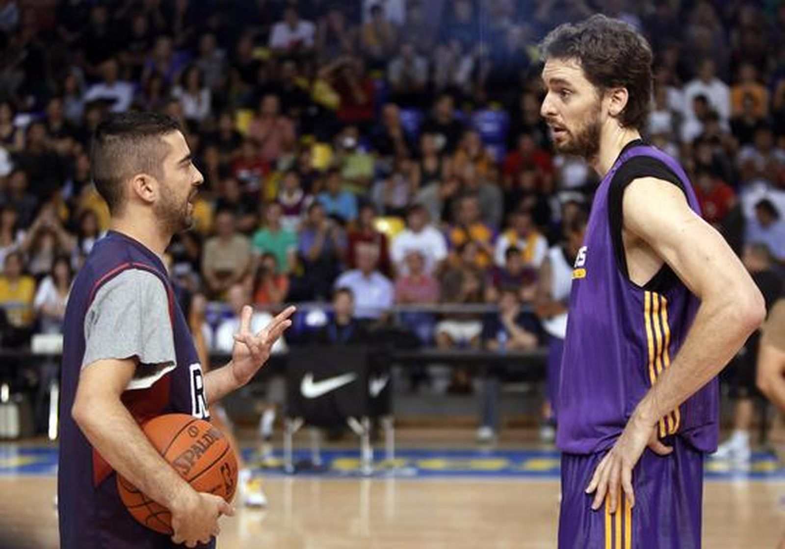Los Lakers preparan su partido de la gira europea de la NBA frente al Regal Barcelona. / Reuters