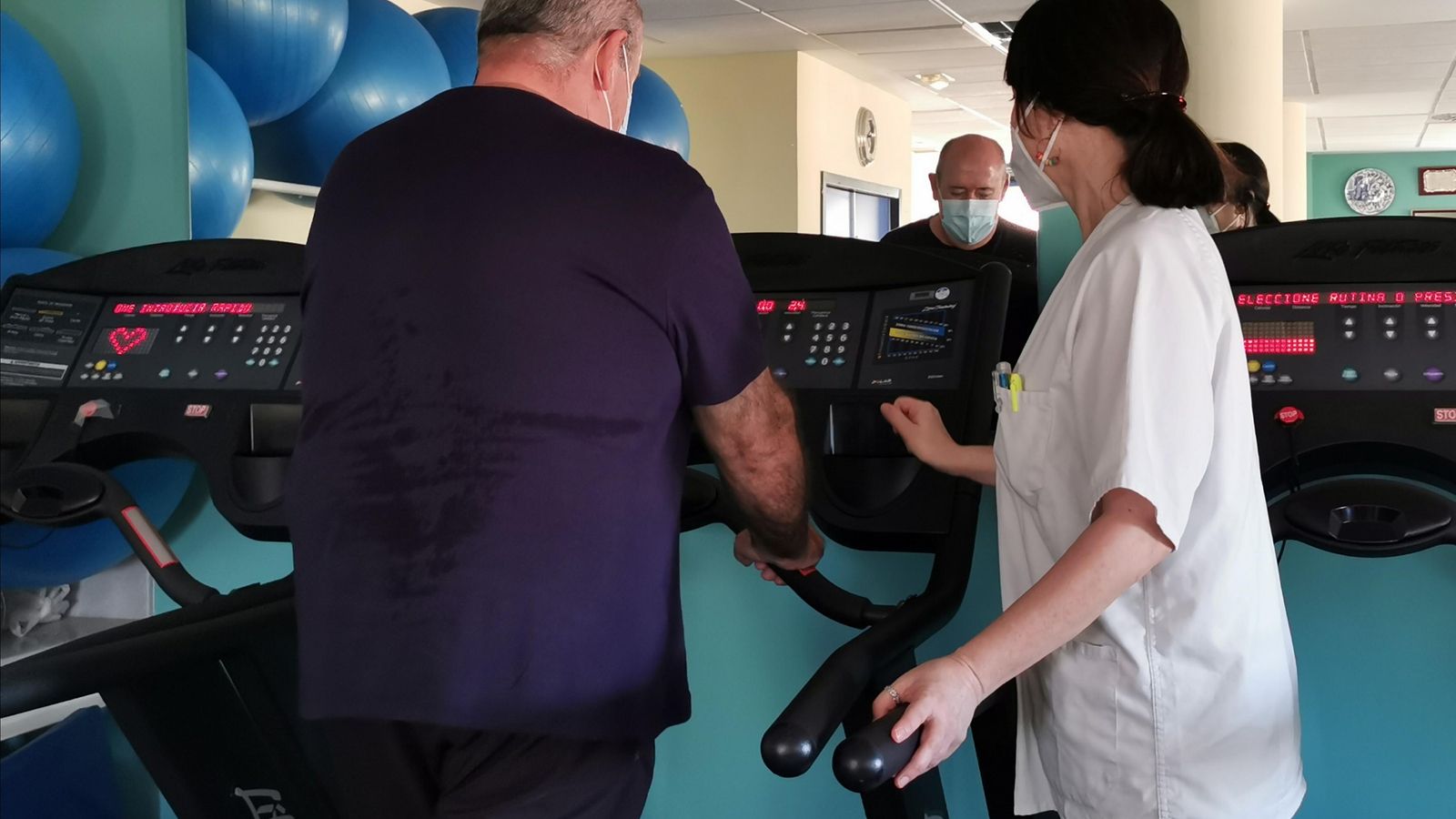 Imagen de archivo de una sesión de fisioterapia.