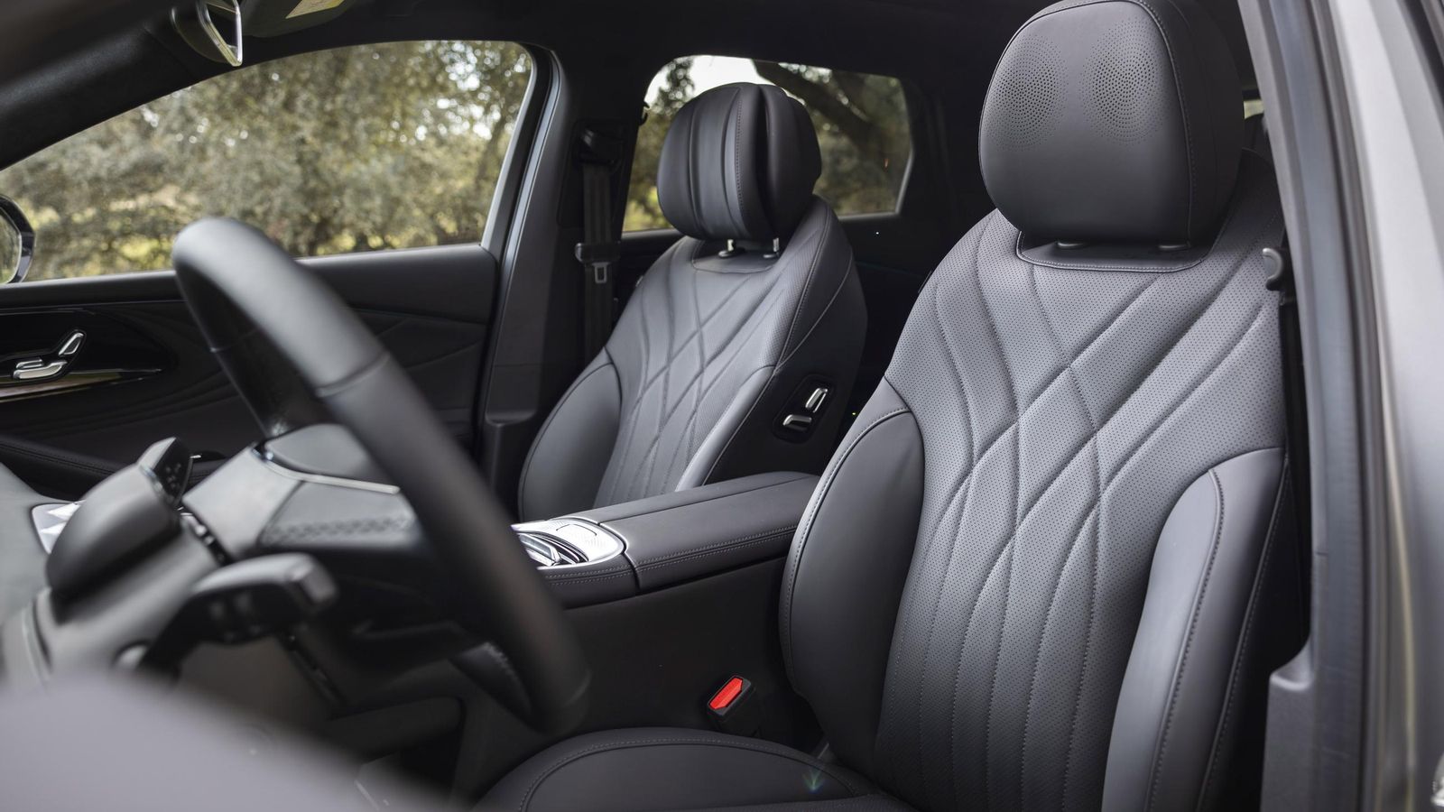 El único nivel de acabado con el que se vende este SUV en España es el más alto de los posibles, el Premium. Tiene un equipamiento de serie cerrado y en el que lo único que puede elegirse es el color de la carrocería.