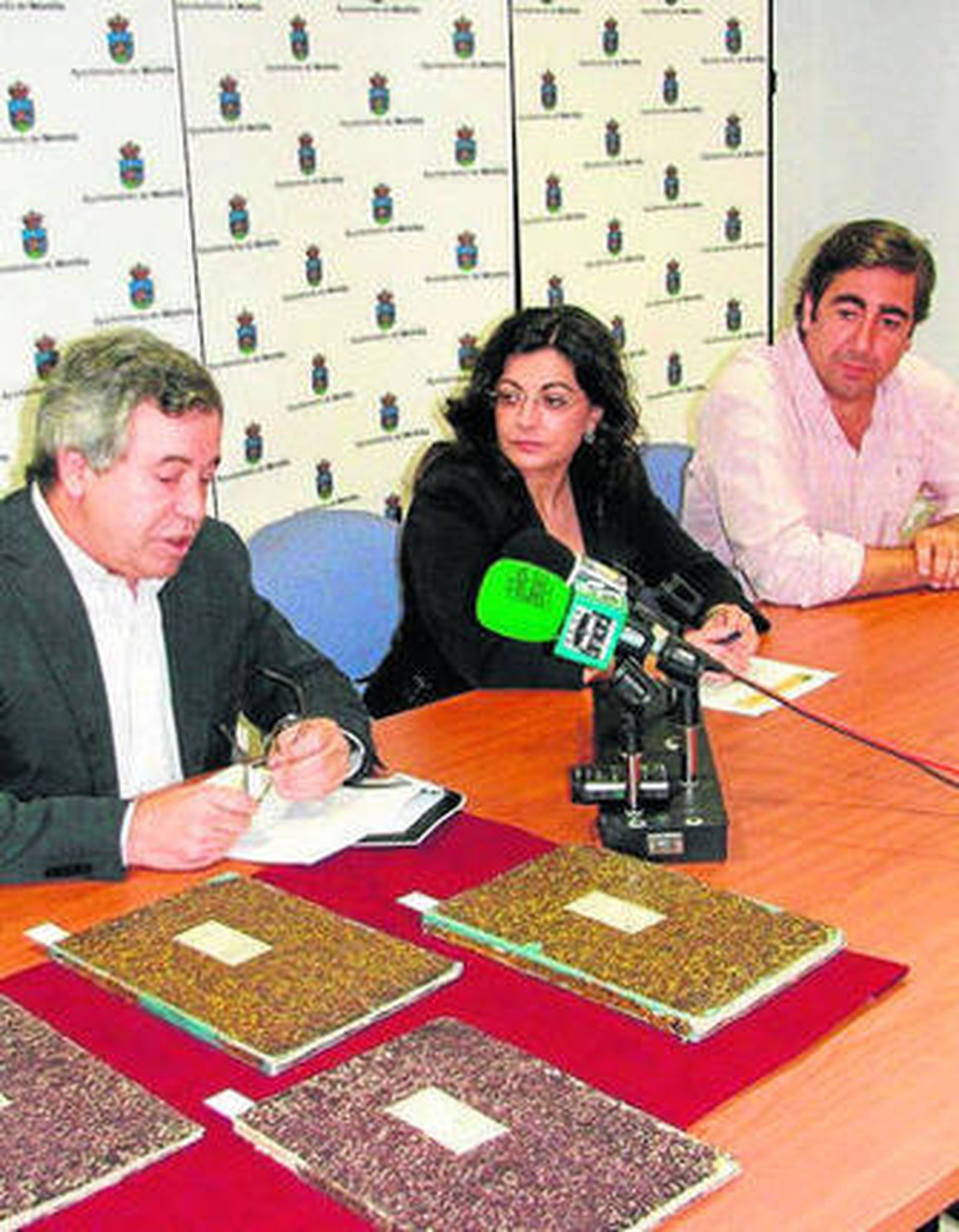 Presentación de los documentos que pertenecen a la fundación.