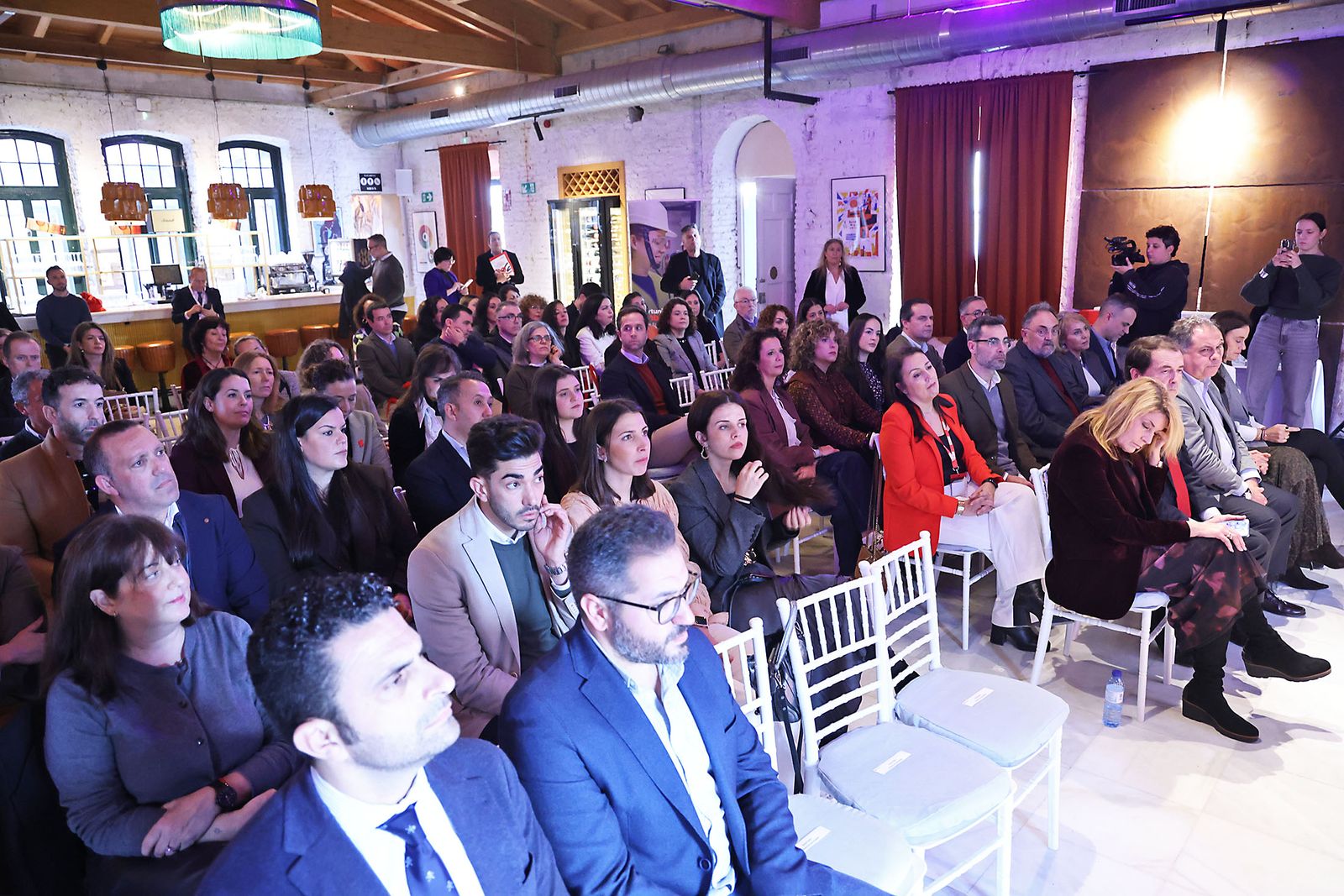 Fotografías del acto de reconocimiento de Cruz Roja a empresas y entidades