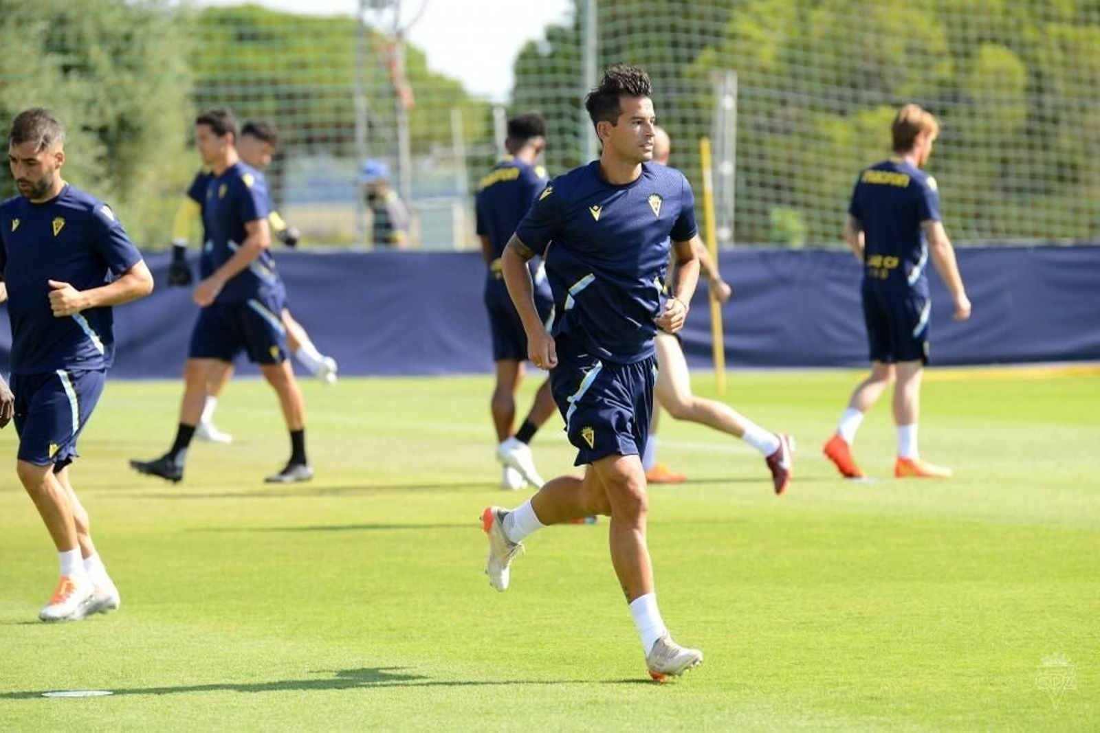 Luis Hernández. Luis Hernández.