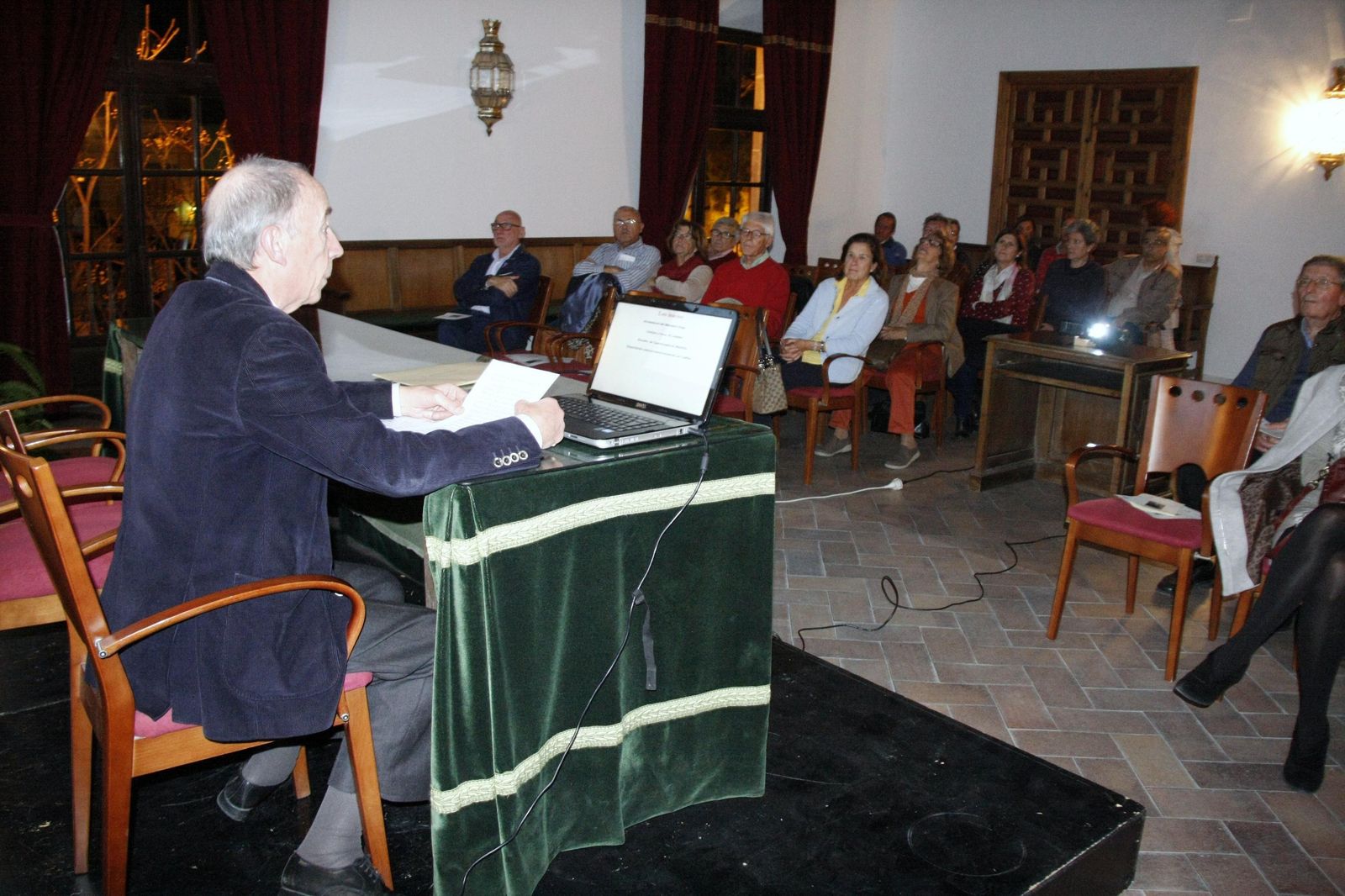 Manuel Castillo diserta sobre El Puerto y el torero Manolete