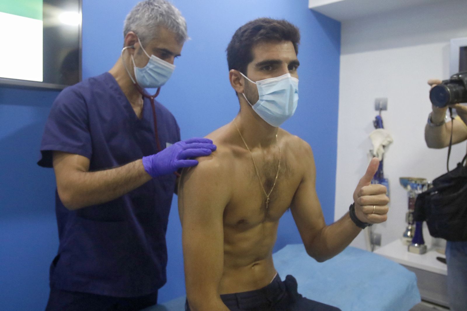 Los reconocimientos médicos del Córdoba CF, en imágenes