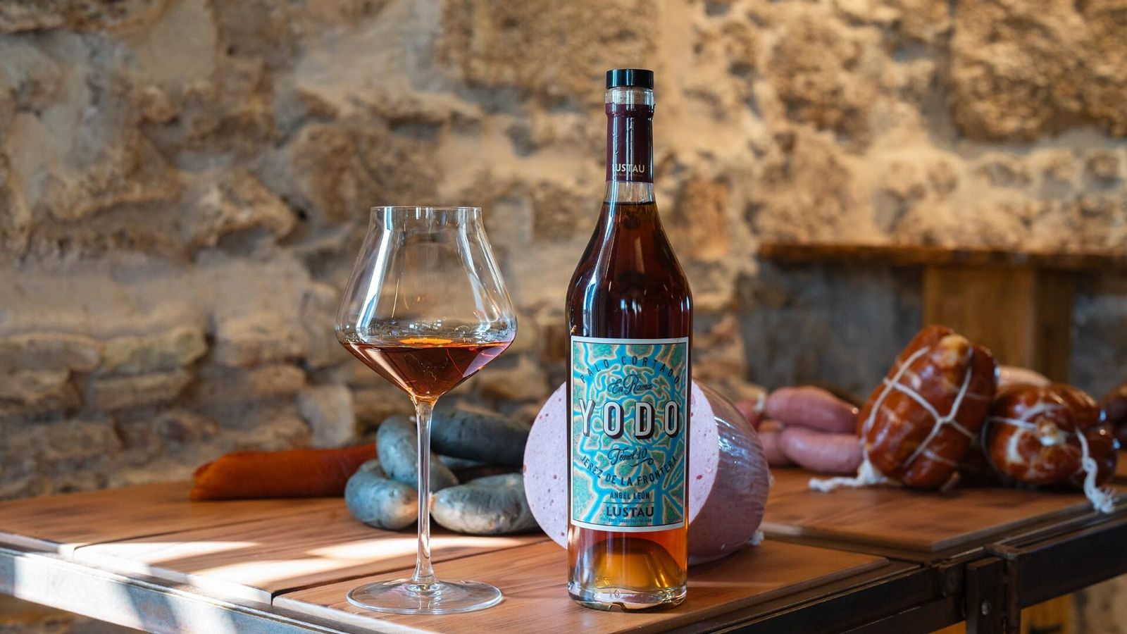 Botella y copa de Yodo Palo Cortado.