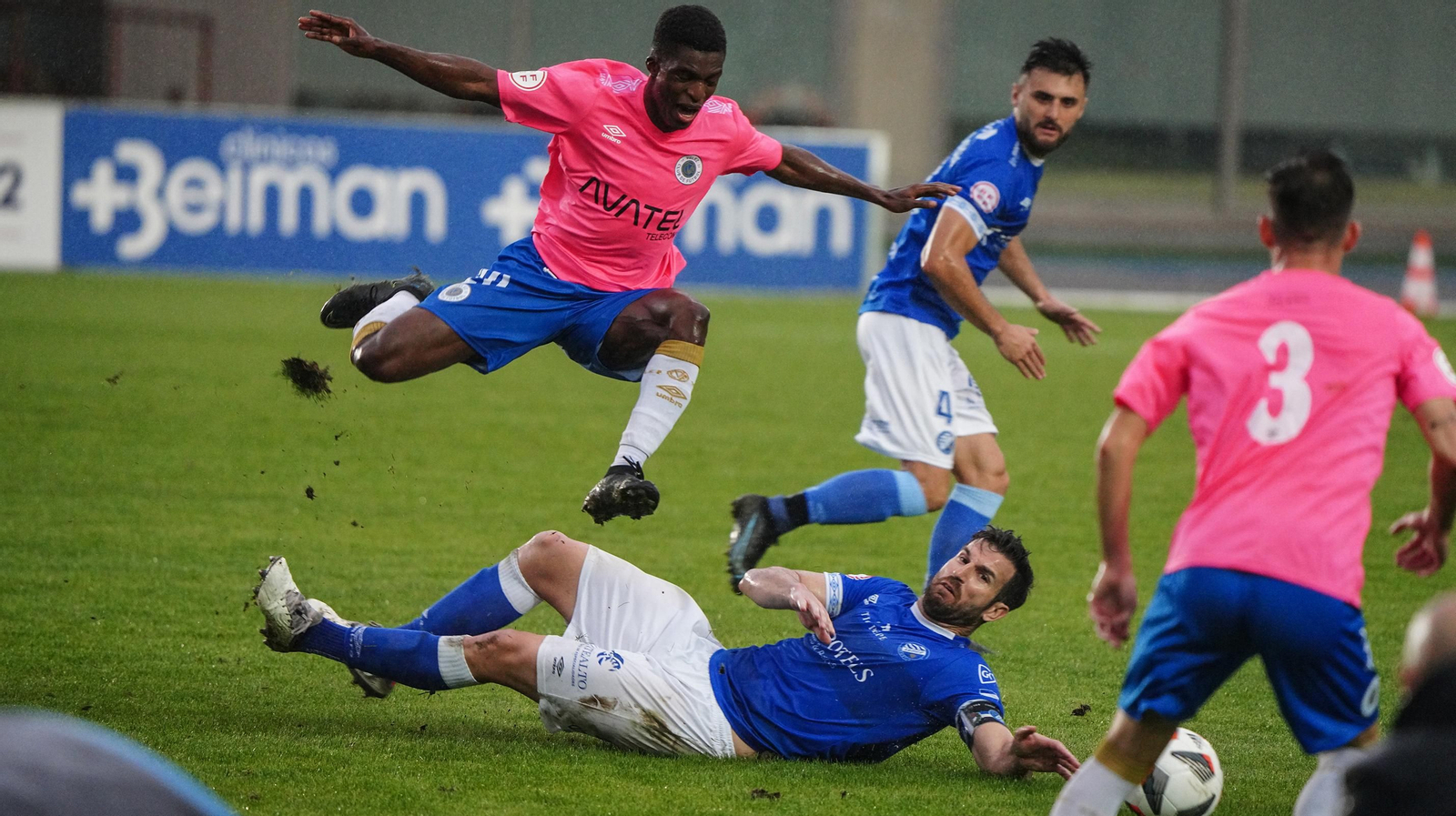 Victoria del Xerez DFC ante el Vélez Cf (2-0)