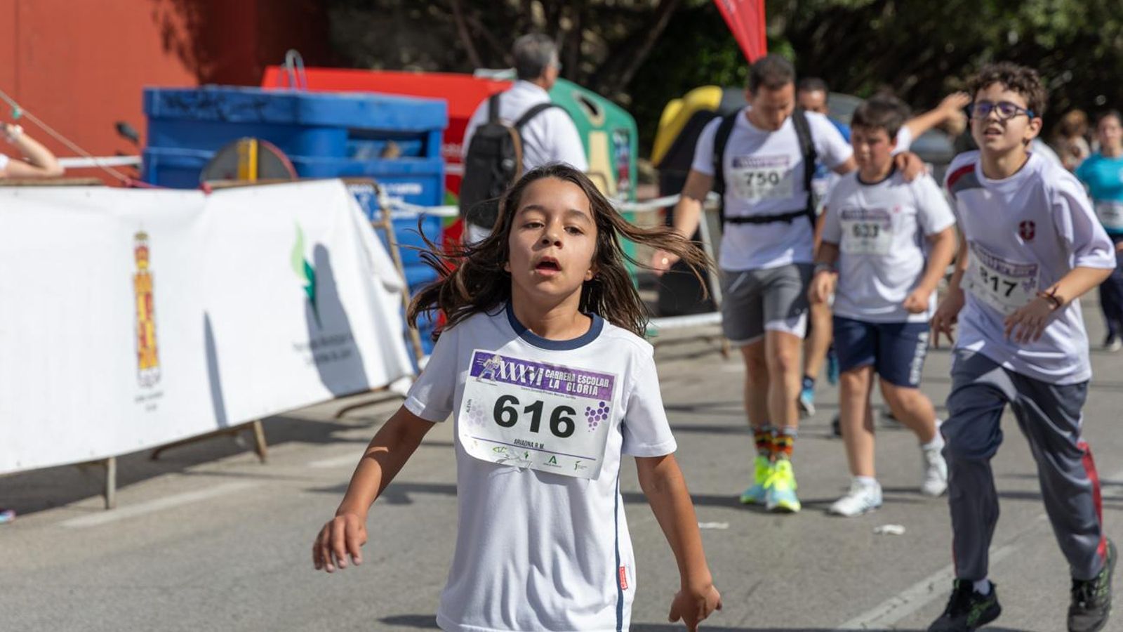 La carrera escolar de “La Gloria” que aúna inclusión y solidaridad, en imágenes