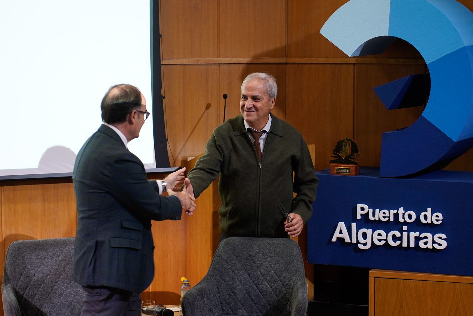 Fotos de la entrega del reconocimiento a Asier Unciti