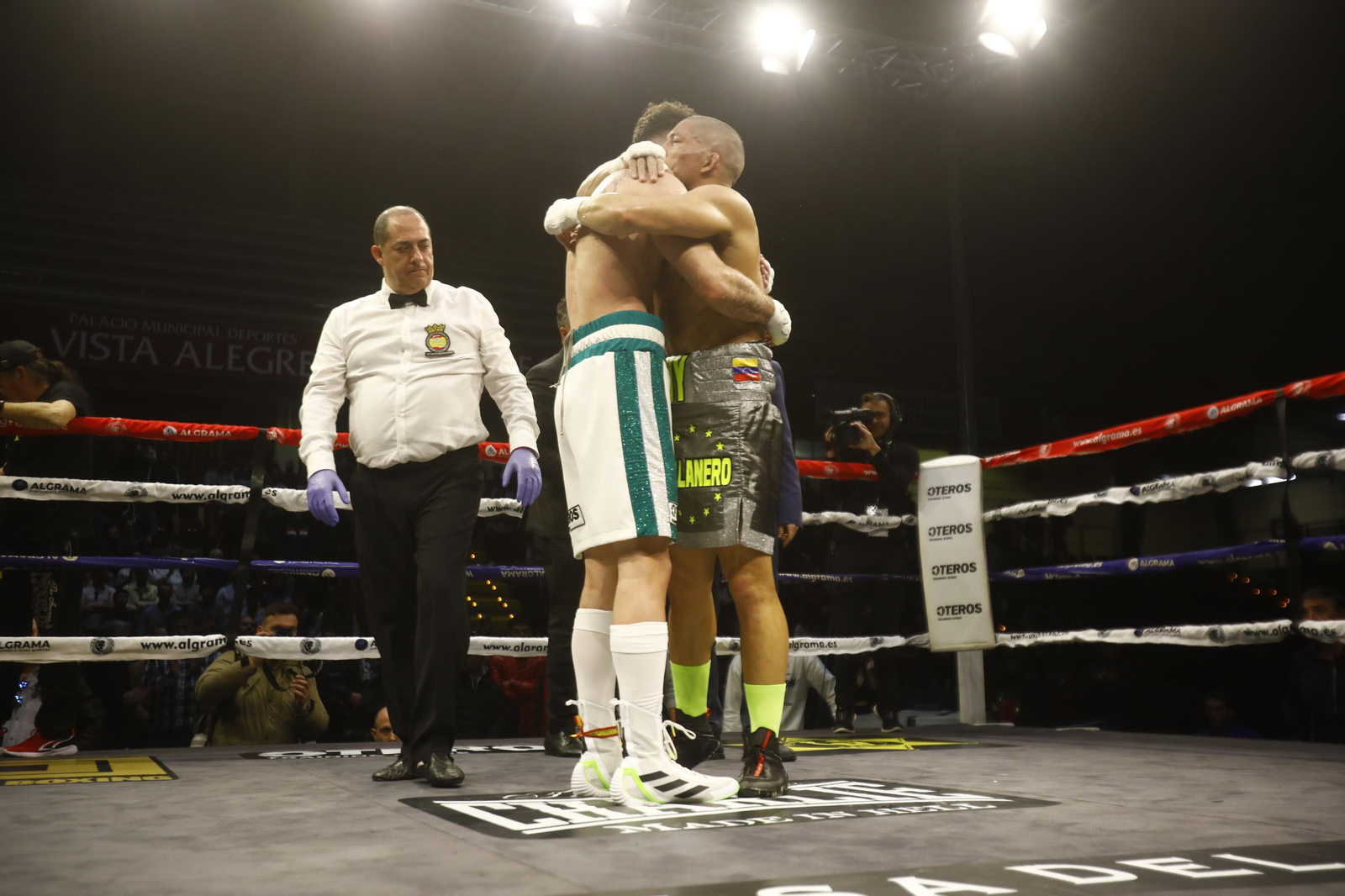 Las imágenes del combate entre José Luis Navarro Jr y Ronny Landaeta en Córdoba