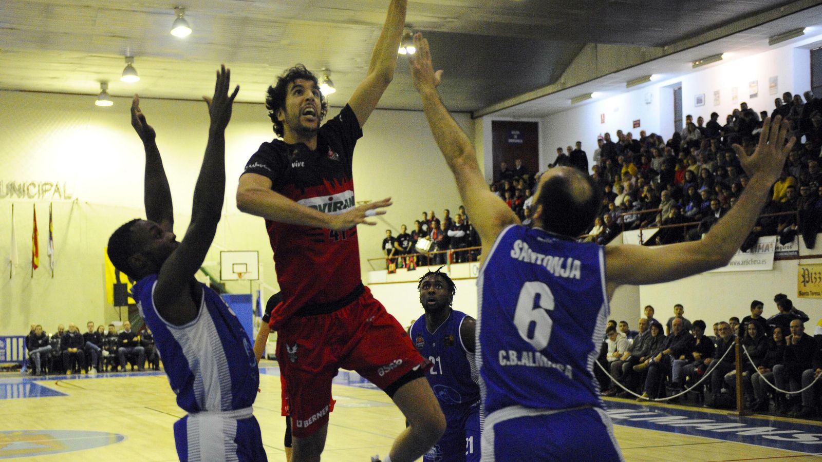 Sergio Olmos entra a canasta