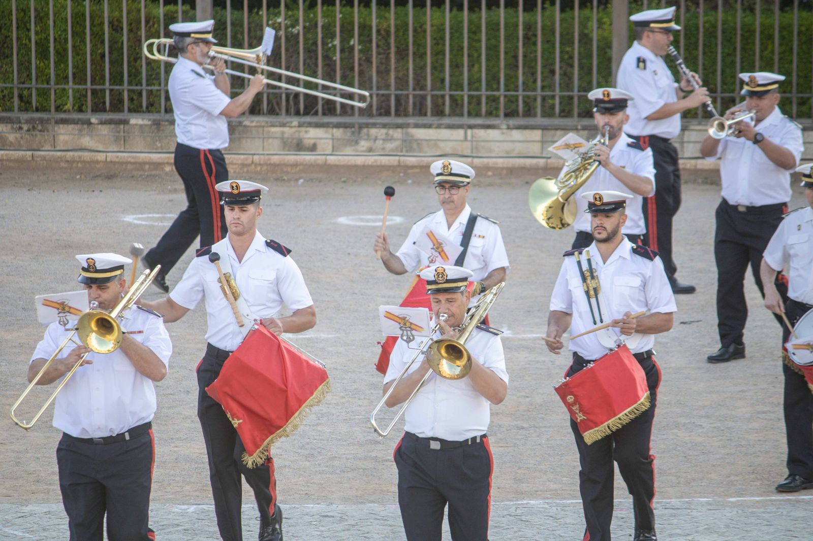 Las bandas de música se lucen antes del Día de las Fuerzas Armadas en Granada