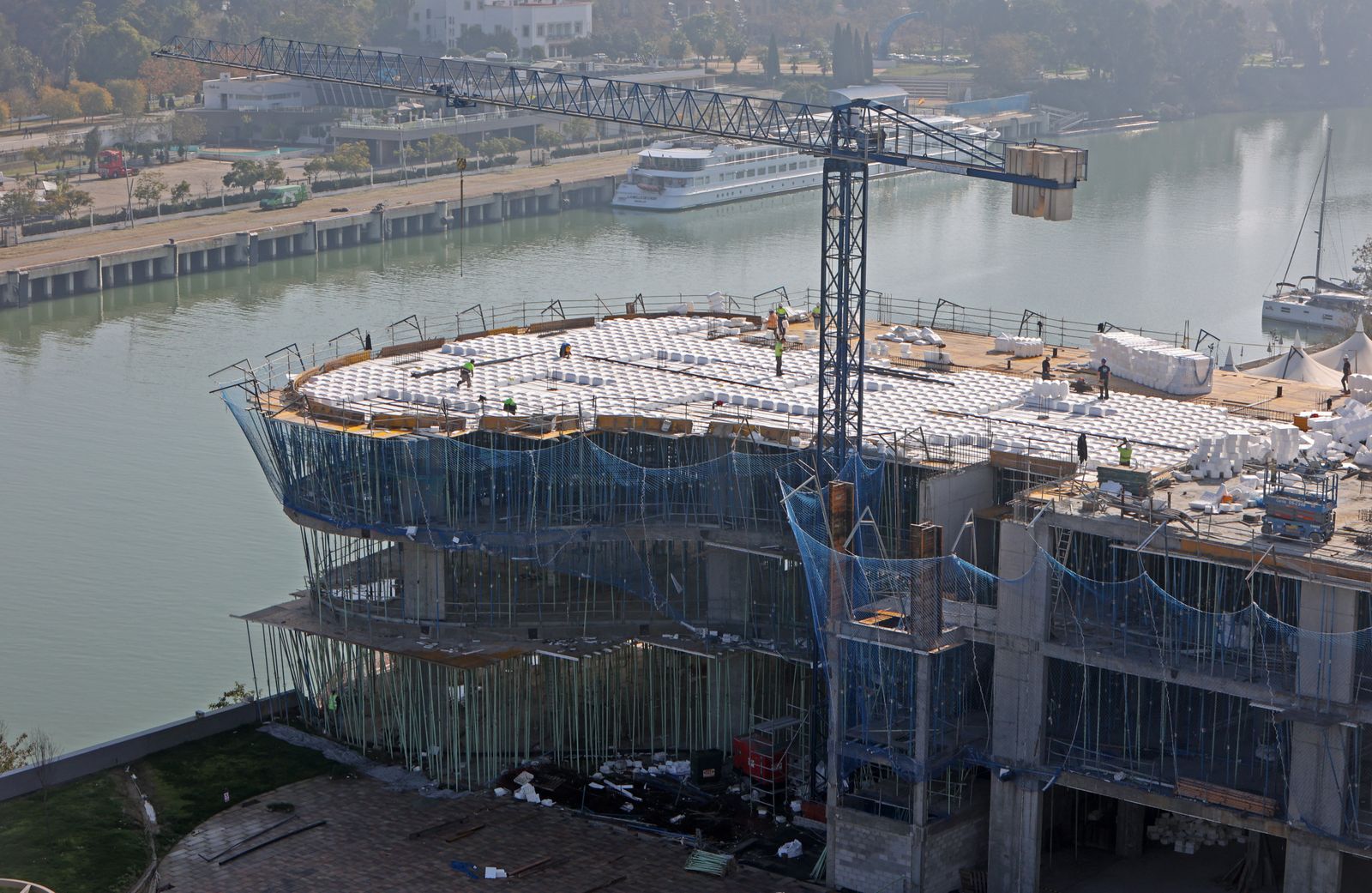 Edificio  en el Jardín de las Cigarreras
