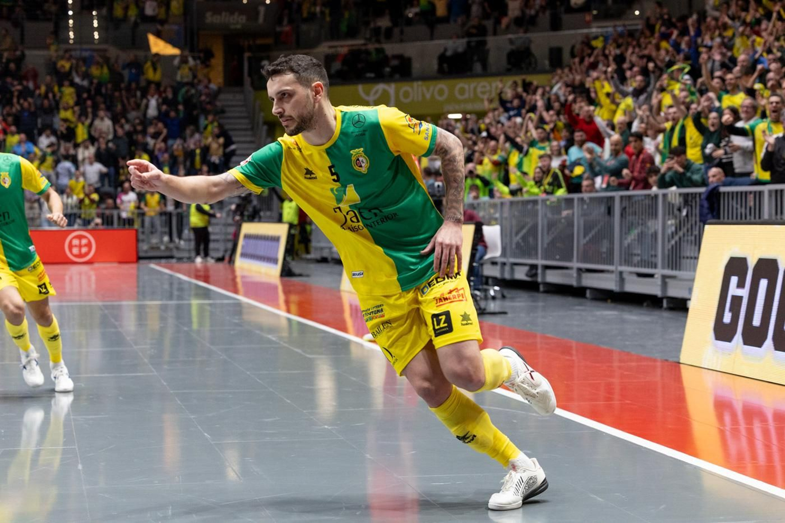 El éxtasis de la victoria copera del Jaén Paraíso Interior FS sobre el Barça, en imágenes