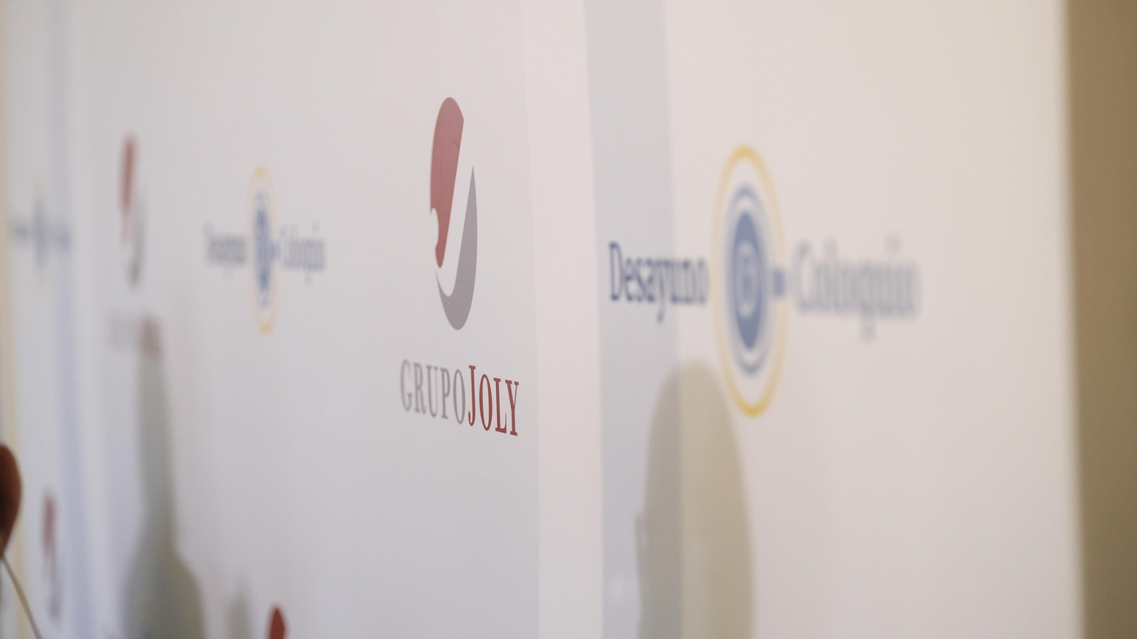 Desayuno coloquio de Grupo Joly y Cajasur, con la participación del ponente Enrique de los Ríos