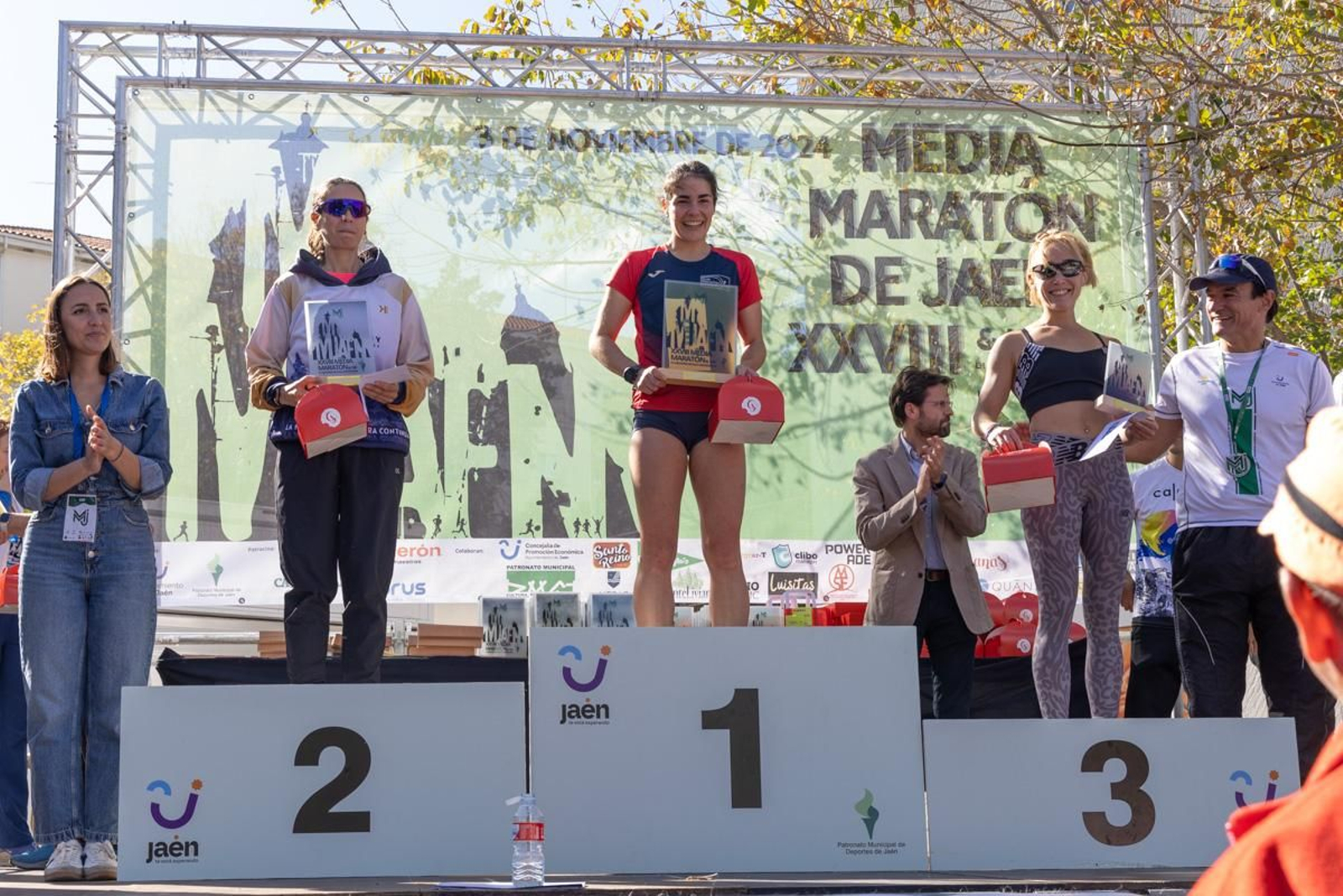 Éxito participativo en la XXVIII Media Maratón 'Ciudad de Jaén', en imágenes