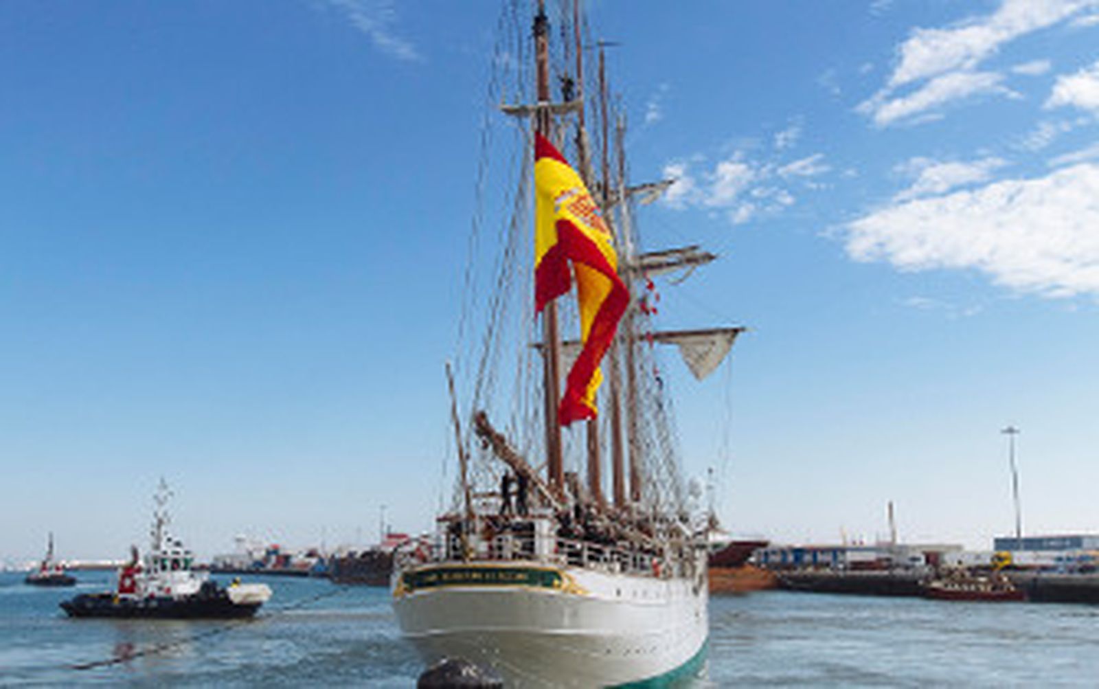 La Armada ha intensificado las medidas de seguridad en el 'Elcano'