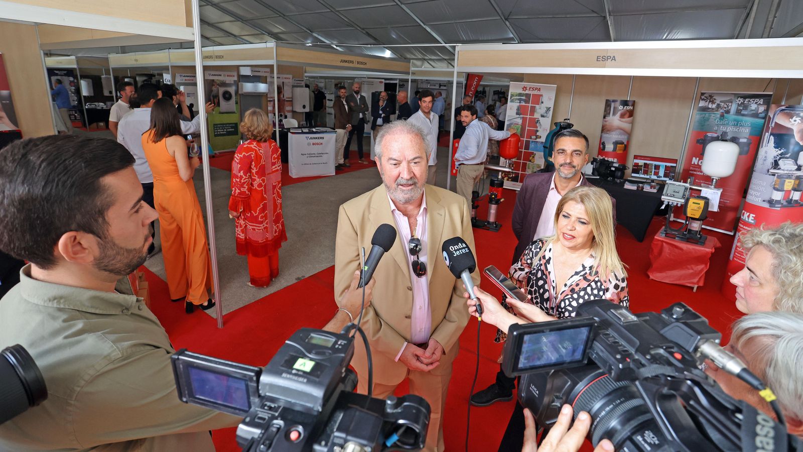 Aparición en los medios.