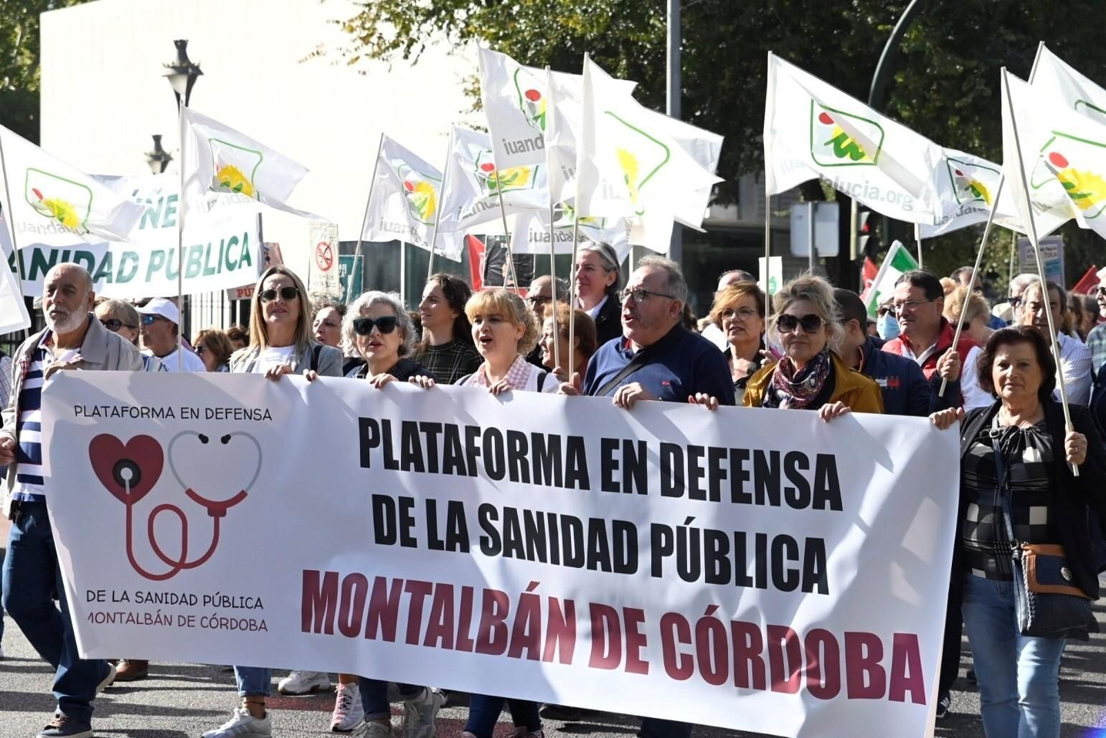 La manifestación en defensa de la sanidad pública en Córdoba, en imágenes