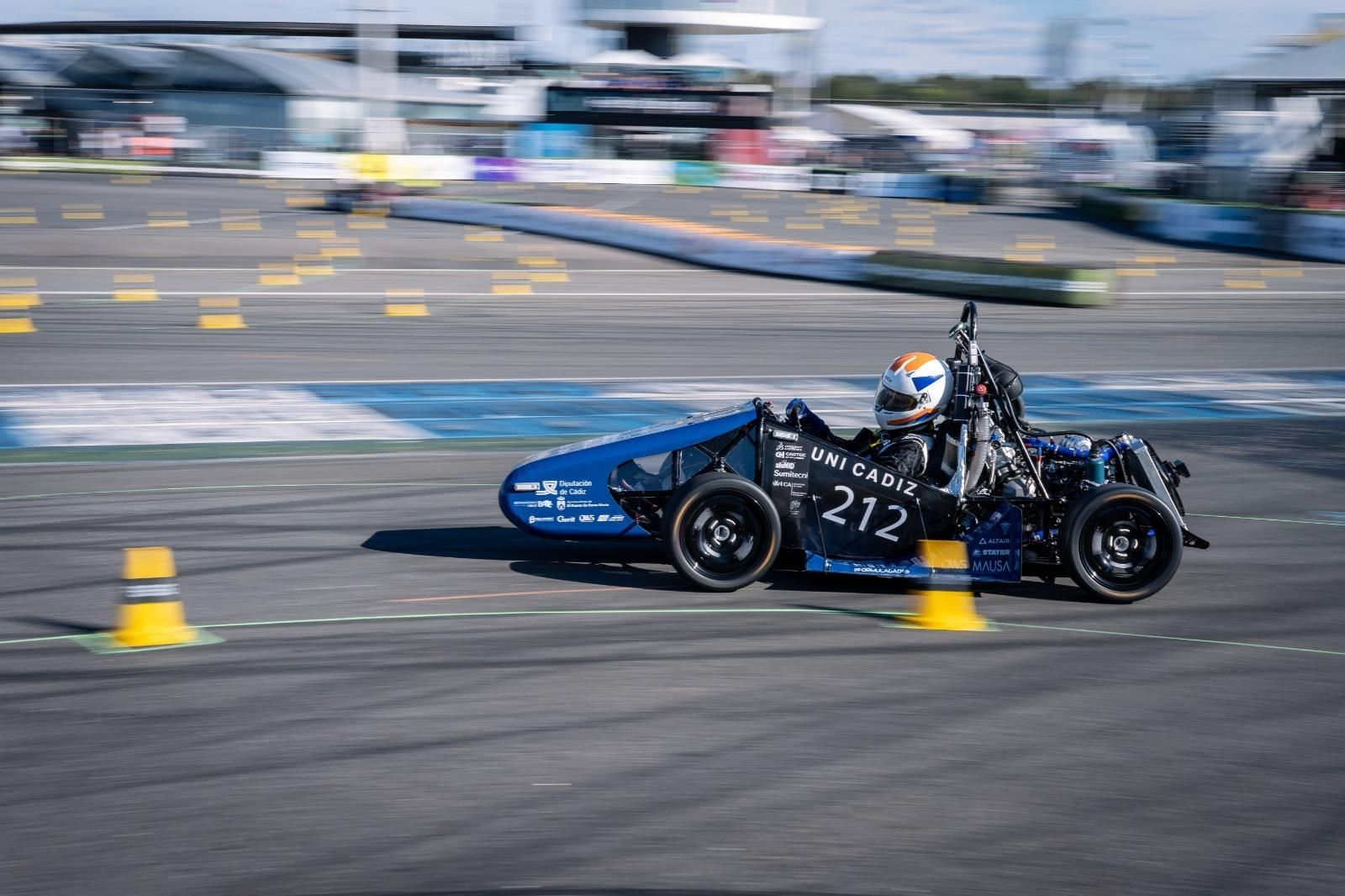 Fórmula Gades, equipo de la UCa, cierra la temporada en Alemania y Barcelona