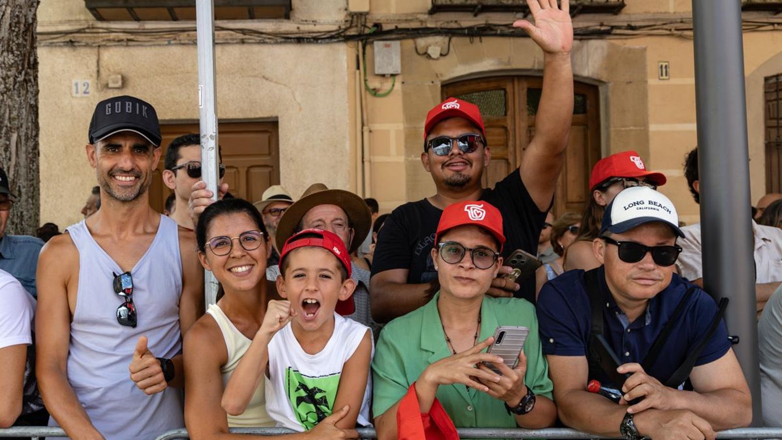 La salida de La Vuelta desde Úbeda, en imágenes
