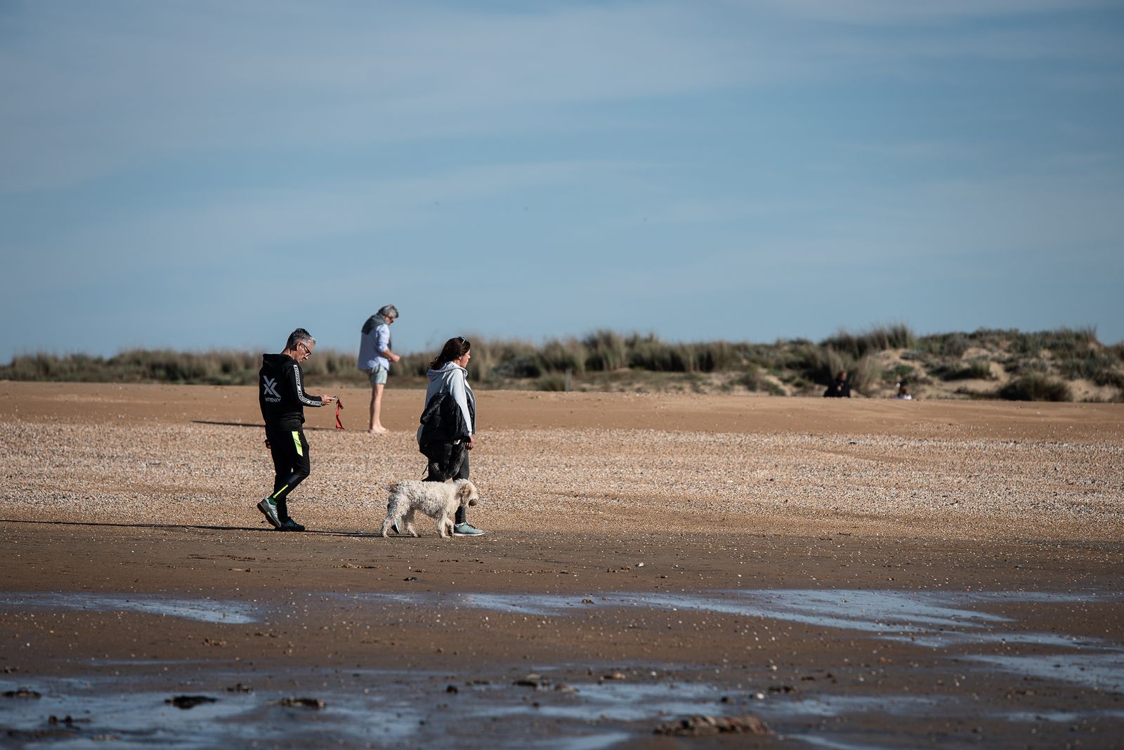 Imágenes de la mañana primaveral del 26 de diciembre en las playas de Huelva