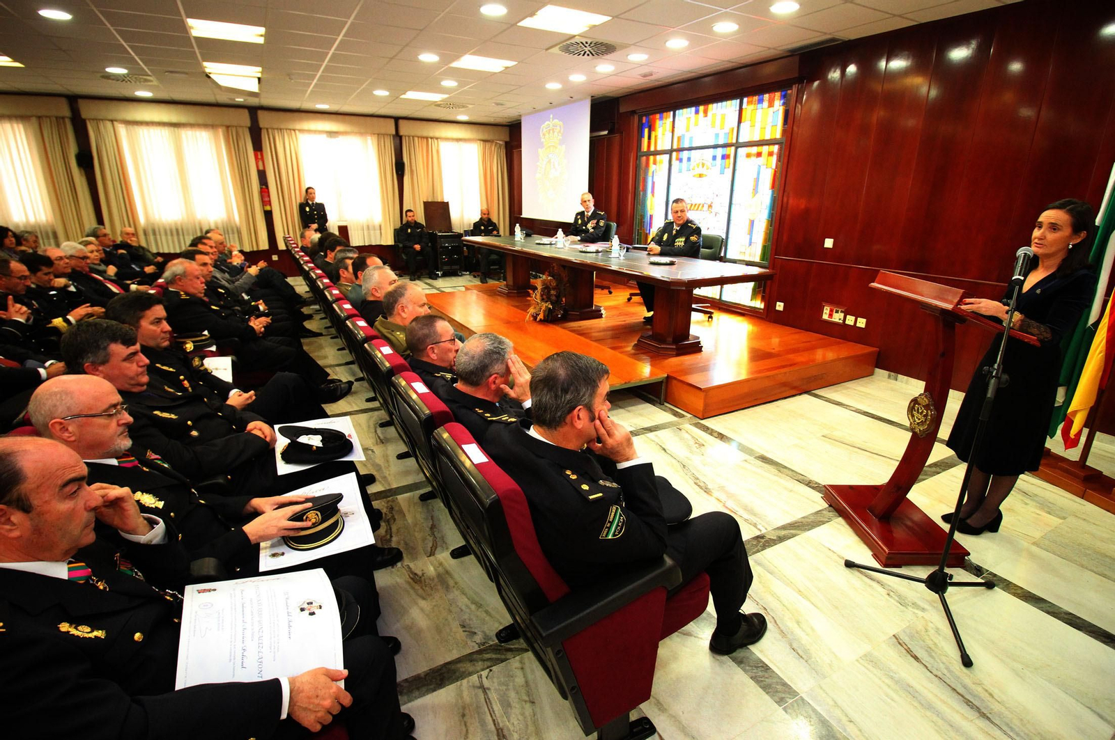 La subdelegada del Gobierno, Asunción Grávalos, en un momento de su discurso del 194 aniversario de la Policía Nacional, ayer.