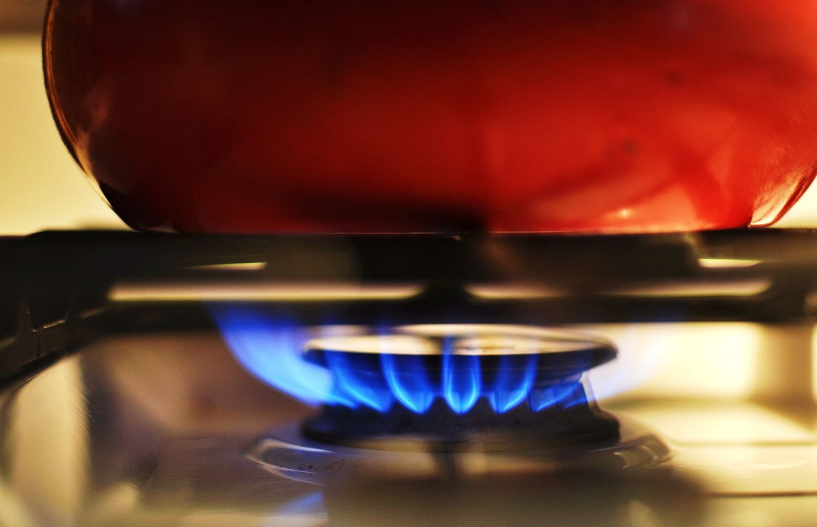 Cocina de gas en funcionamiento