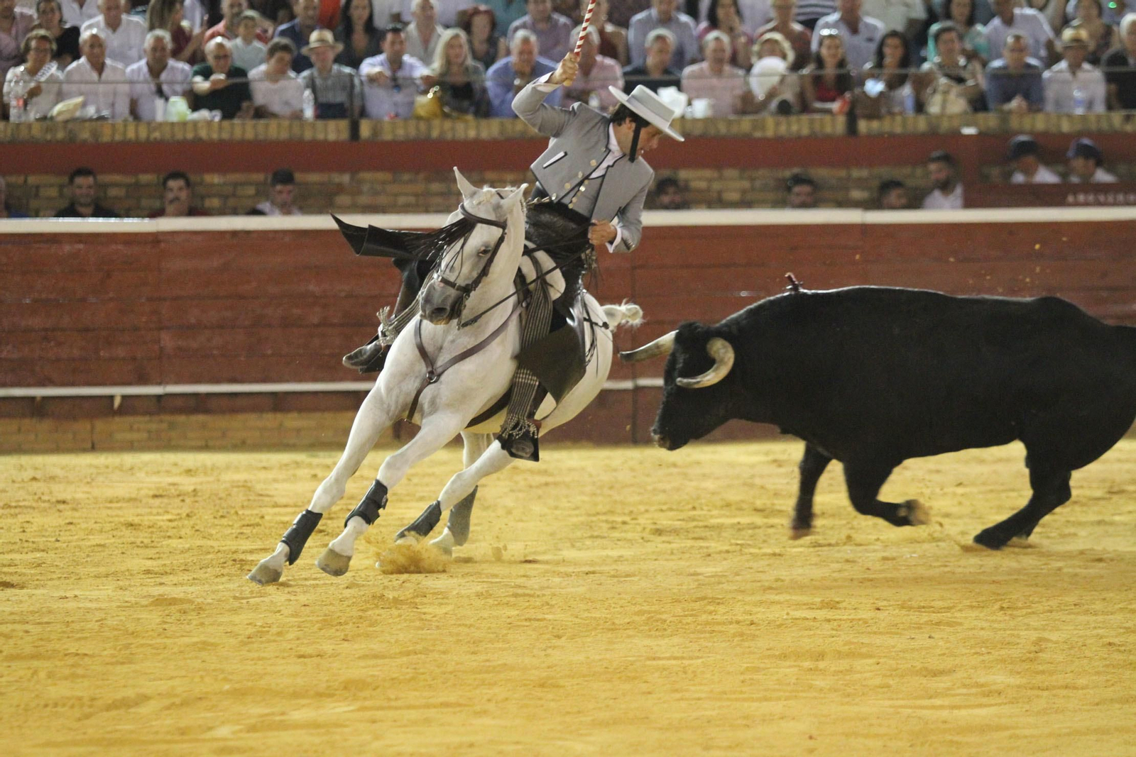 Festejo de Rejones en el coso de La Merced por Colombinas.
