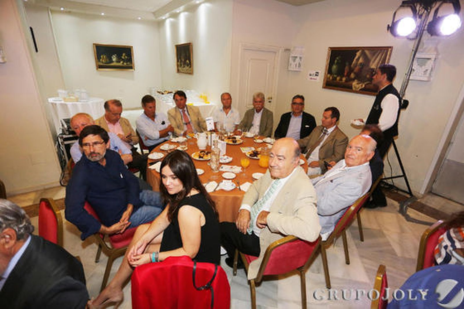 Vanesa Costa, Francisco Guerrero, Manuel Piñero, Mario Carranza, Manuel Bohórquez, Luis Luengo, Manuel Fernández, Aurelio Sánchez, Javier Durá, Felipe Castellano, Pablo Domecq, Angel Zamorano y Cristóbal Cantos.

Foto: Pascual