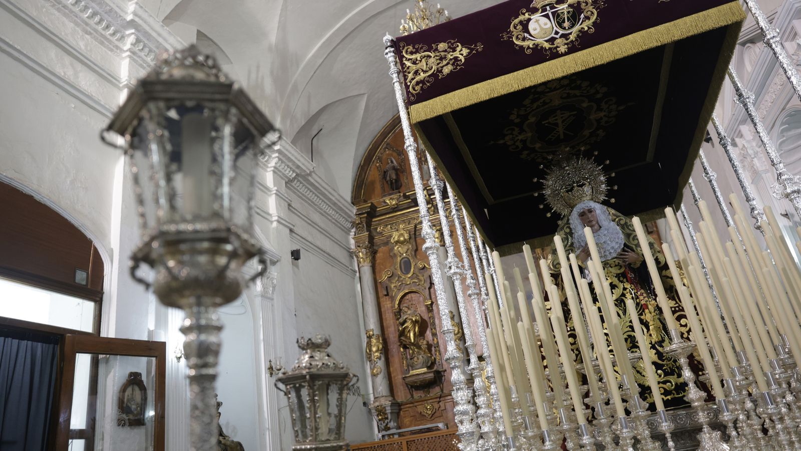Preparativos en las iglesias de Algeciras para la Magna Mariana, en imágenes