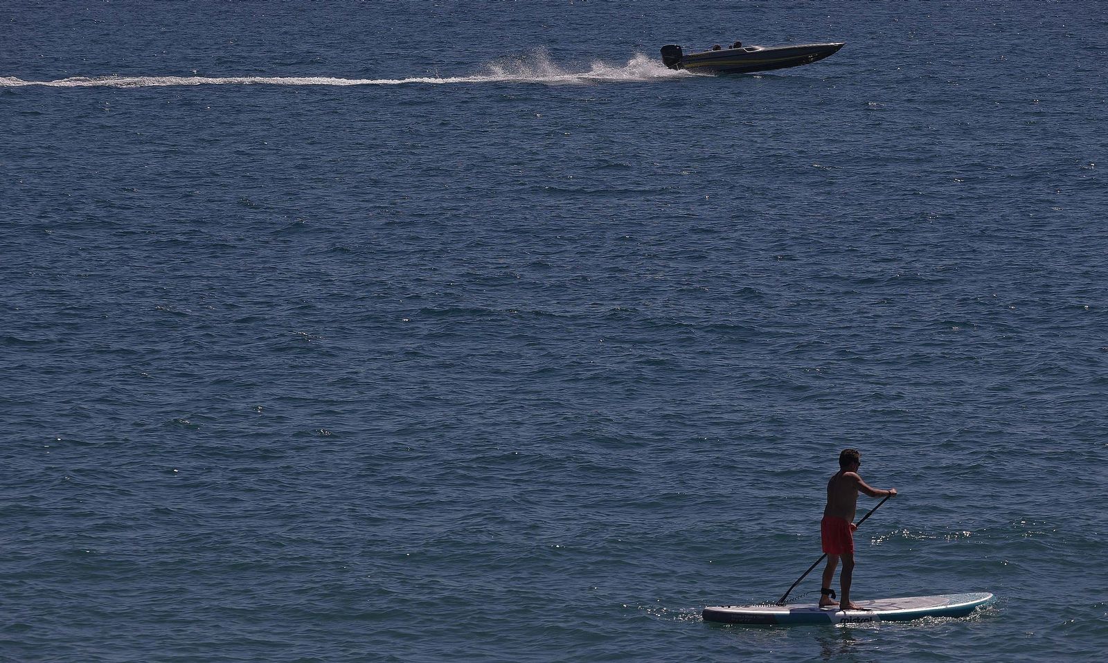 Fotos del domingo en la playa de Levante de La Línea