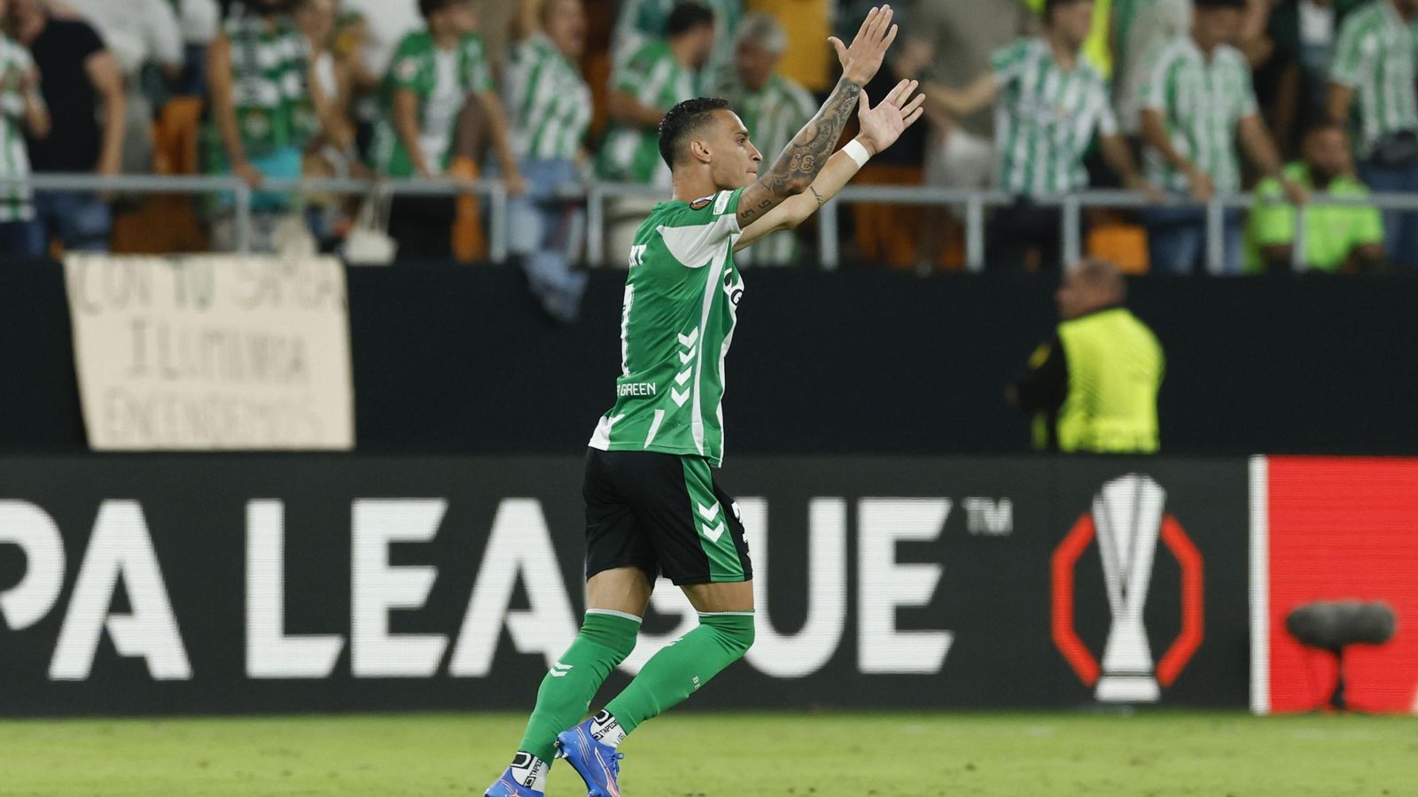 Betis-Nottingham Forest (38).jpg