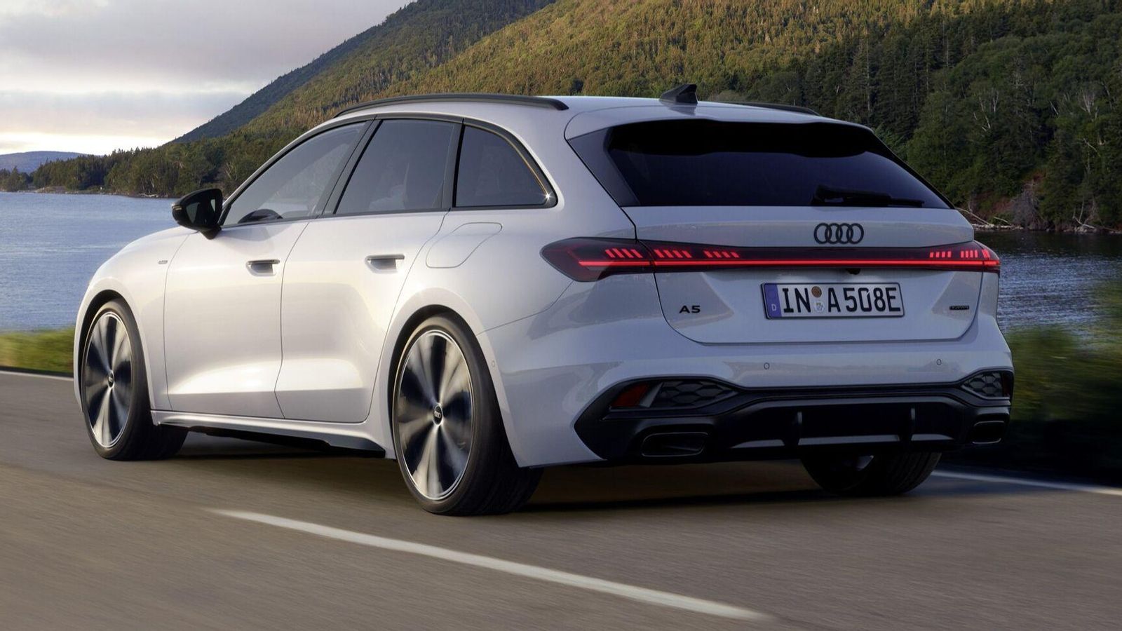 El sistema de propulsión del A5 Avant e-hybrid Quattro puede trabajar con dos modos de funcionamiento: EV o Hybrid.