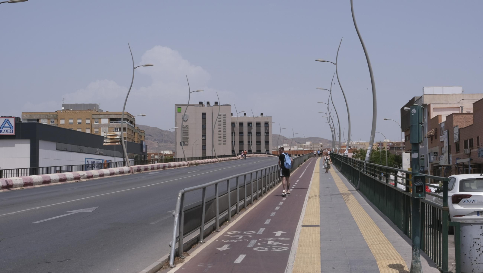 Último día del Puente de la Avenida del Mediterráneo, en imágenes
