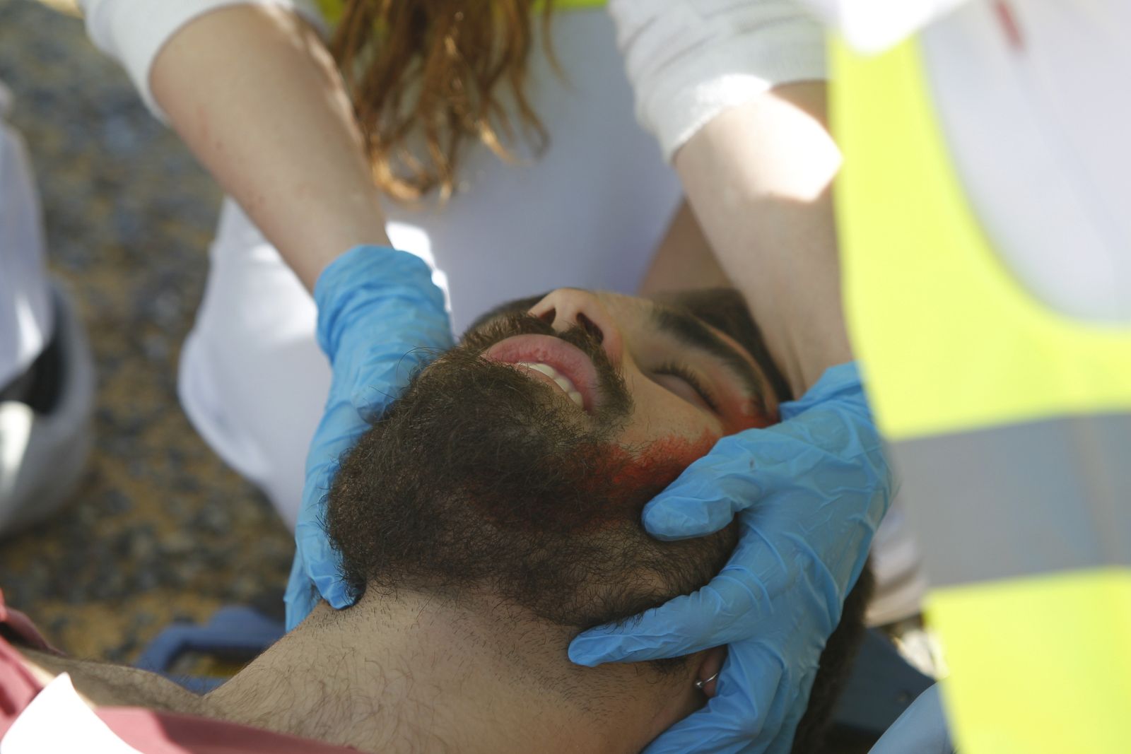 Las imágenes del simulacro de accidente con víctimas en la UAL