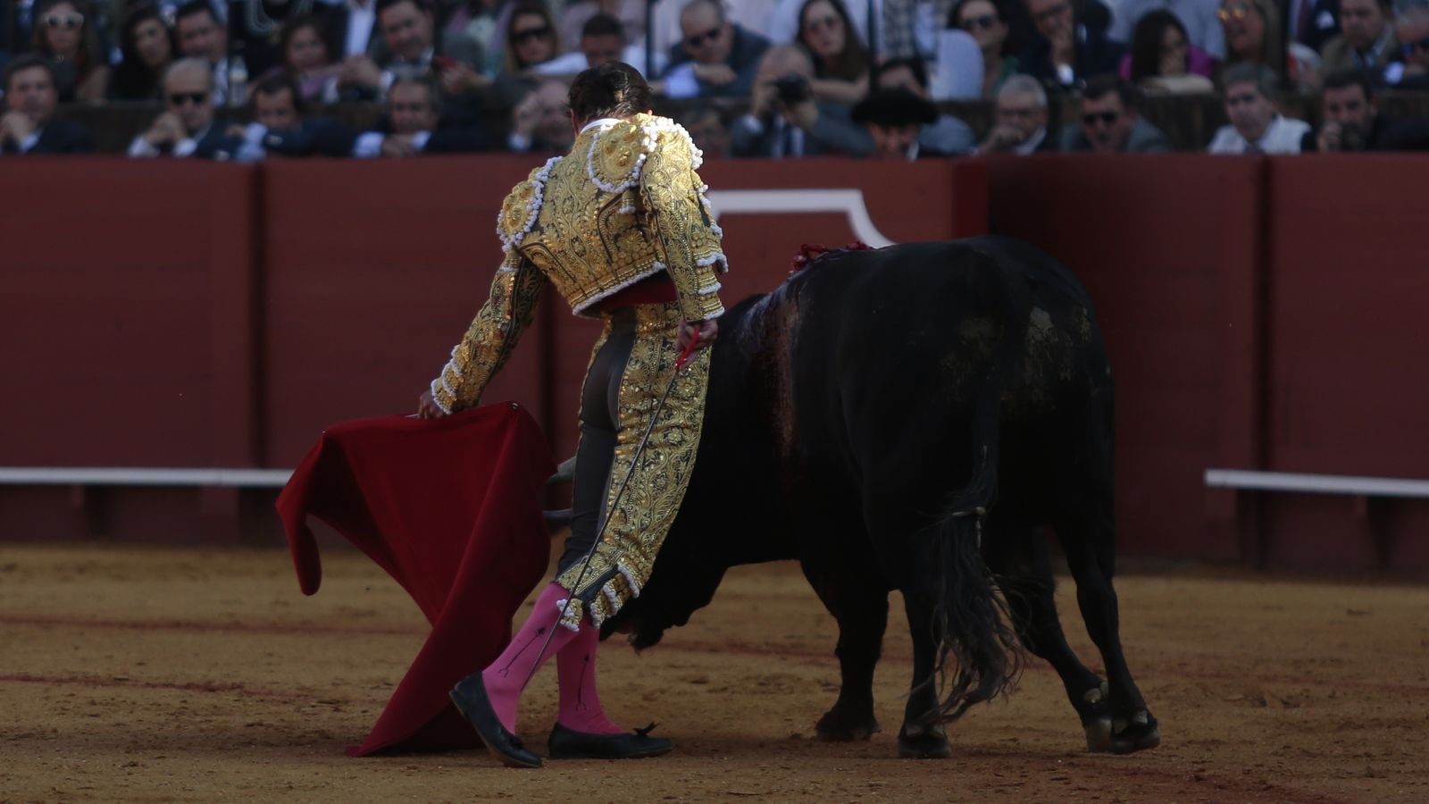 Las imágenes de la corrida del lunes de Feria