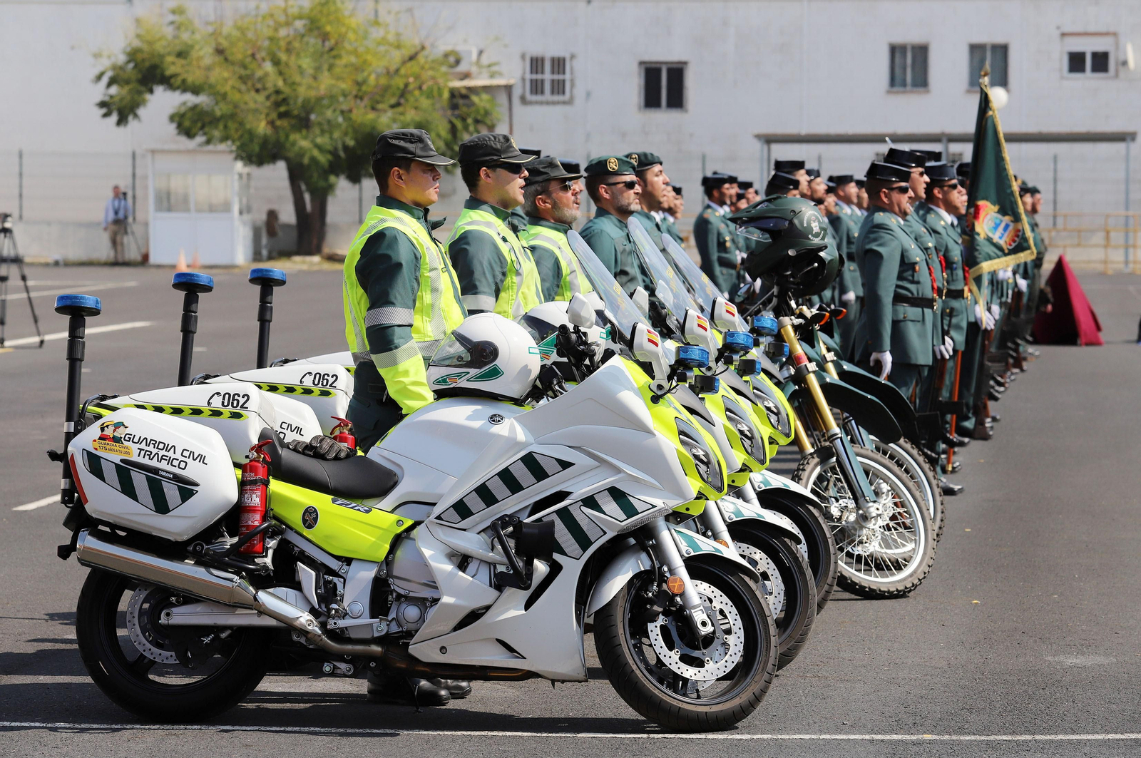 Imágenes de la toma de posesión de Andrés López como coronel jefe de la Comandancia de la Guardia Civil en Huelva