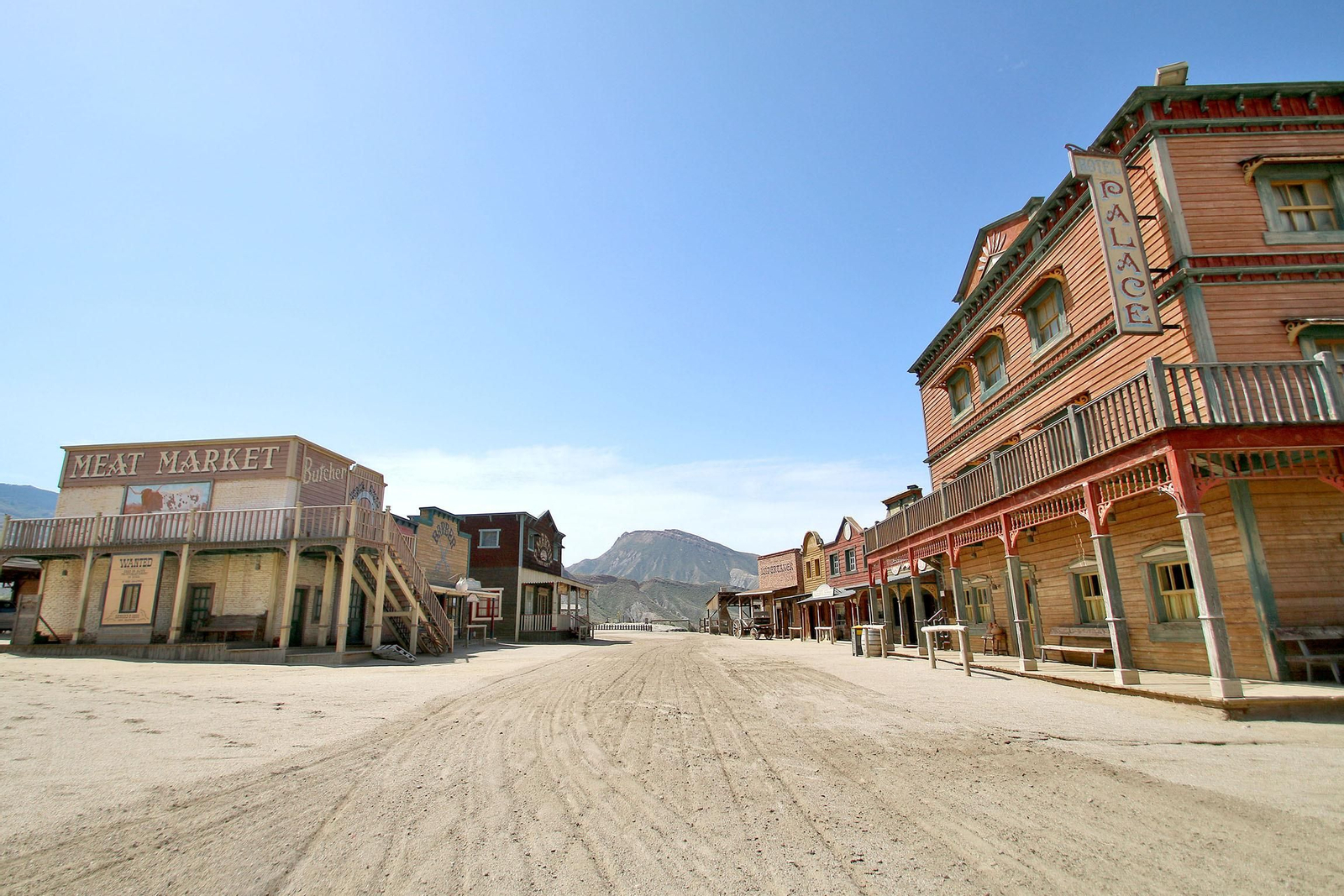 Fotogalería del Oasys Mini Hollywood sin actividad durante el coronavirus