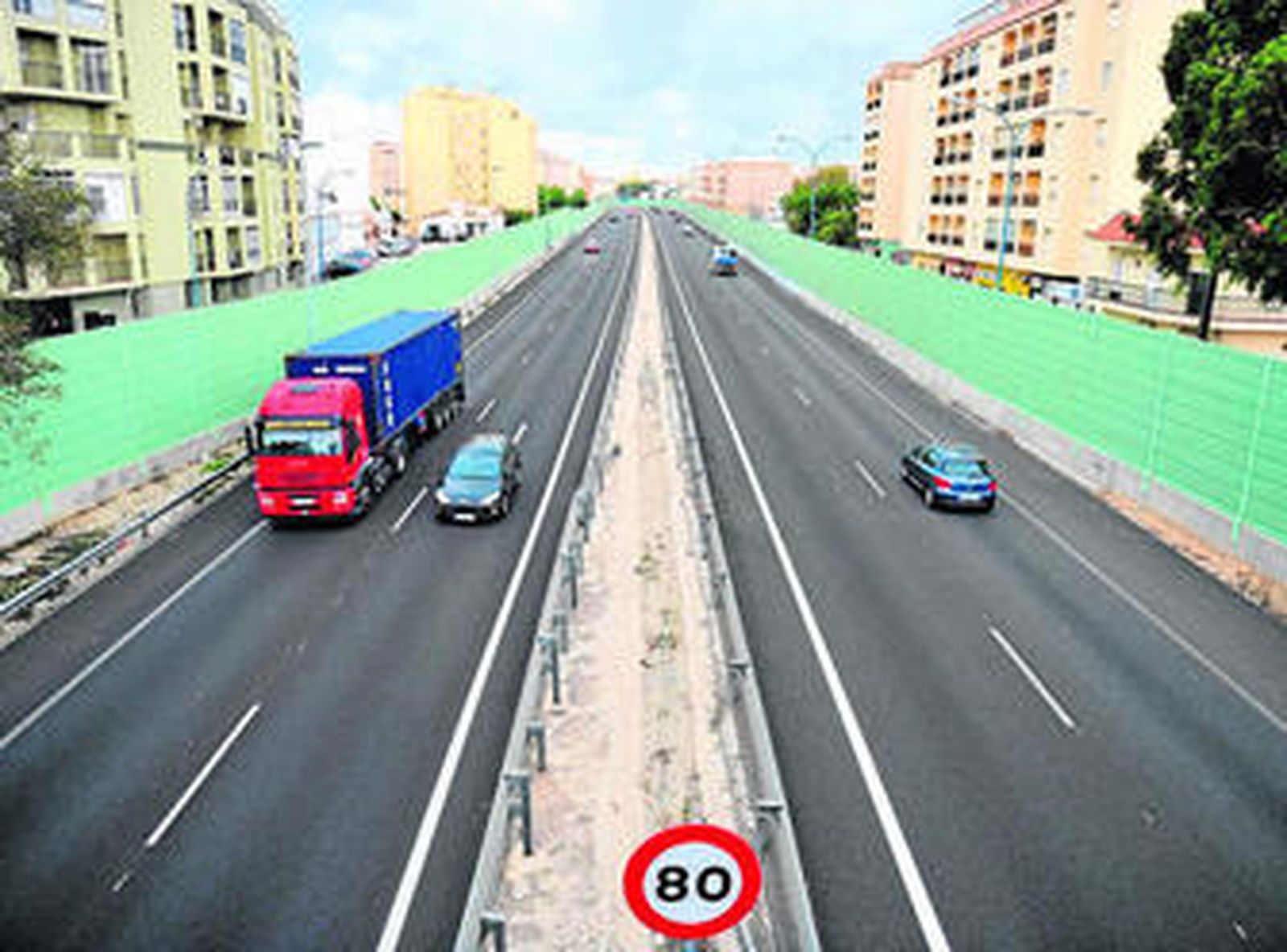 La variante de San Fernando (CA-33), a la altura de la barriada de Carlos III.