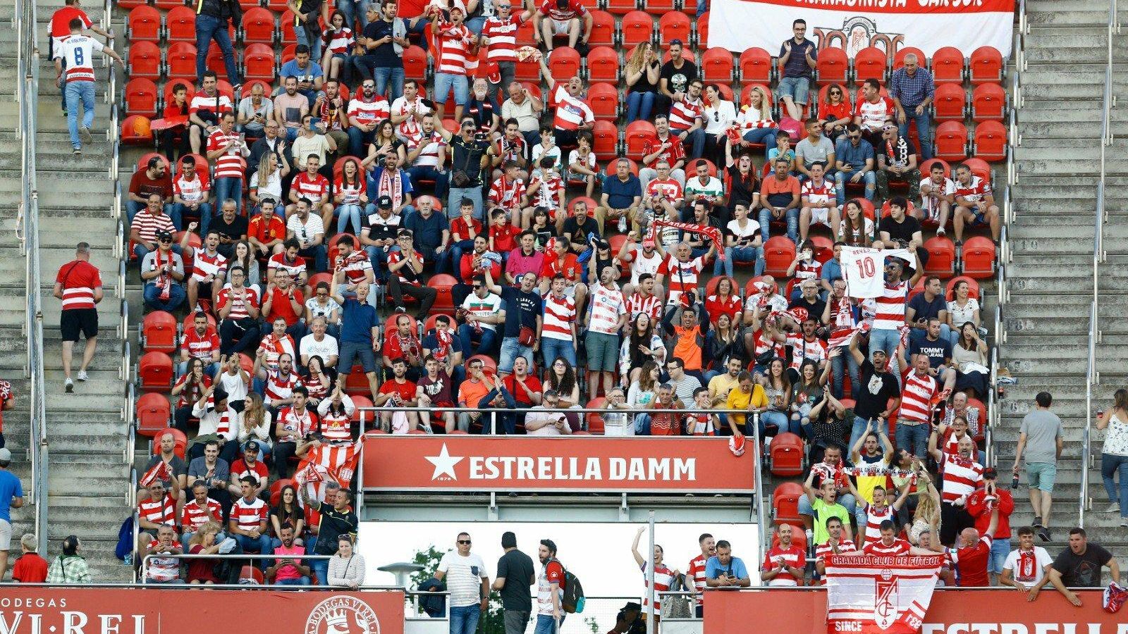 Afición del Granada CF en Mallorca.