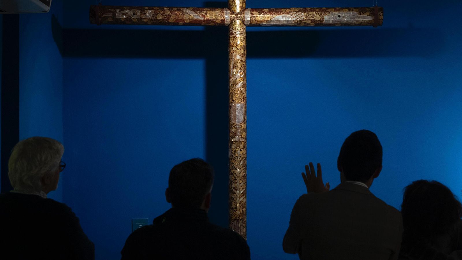 La Cruz mexicana que ha recuperado Columna, en la exposición de Estrenos de la Fundación Cajasol.